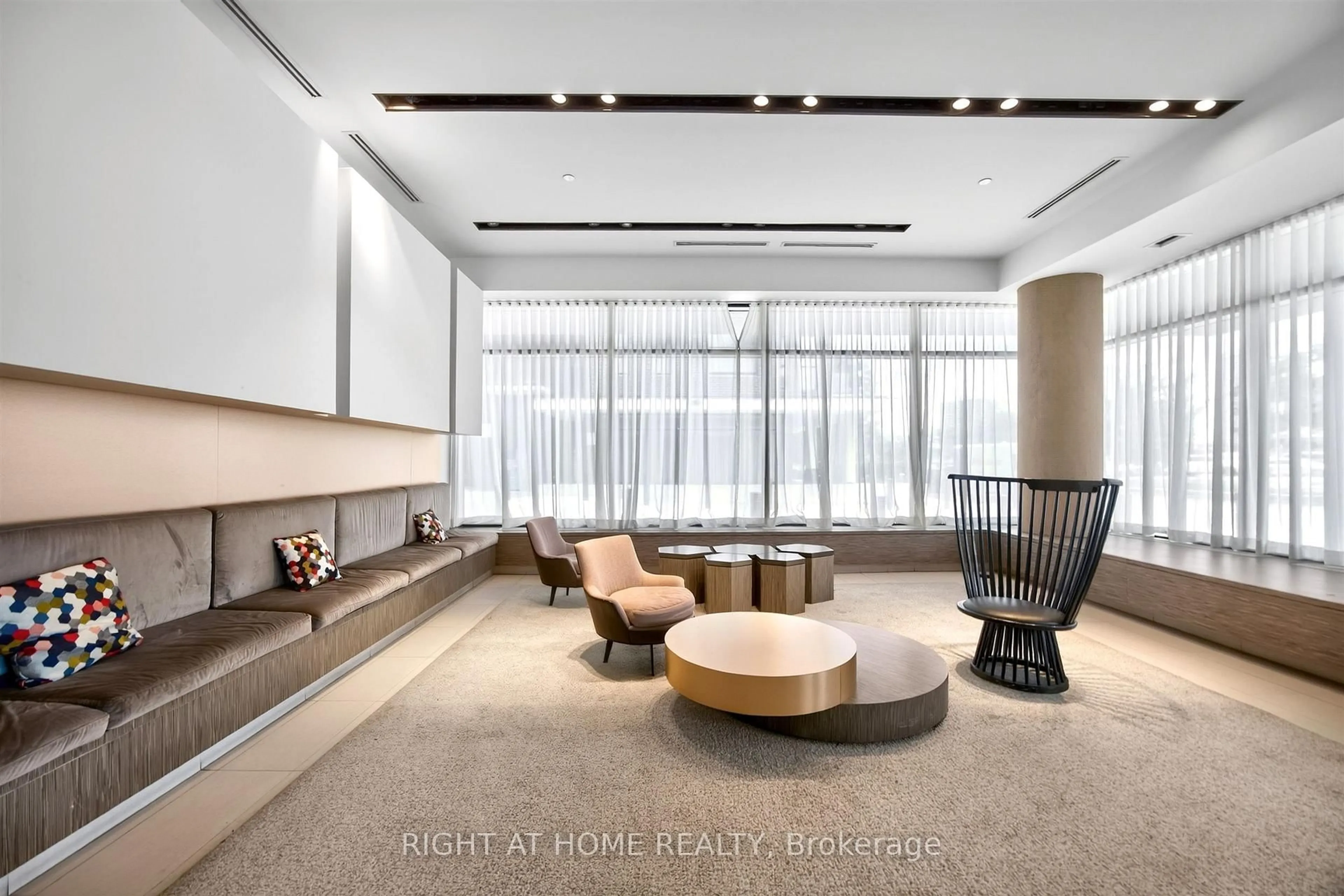 Lobby for 128 Fairview Mall Dr #712, Toronto Ontario M2J 0E8