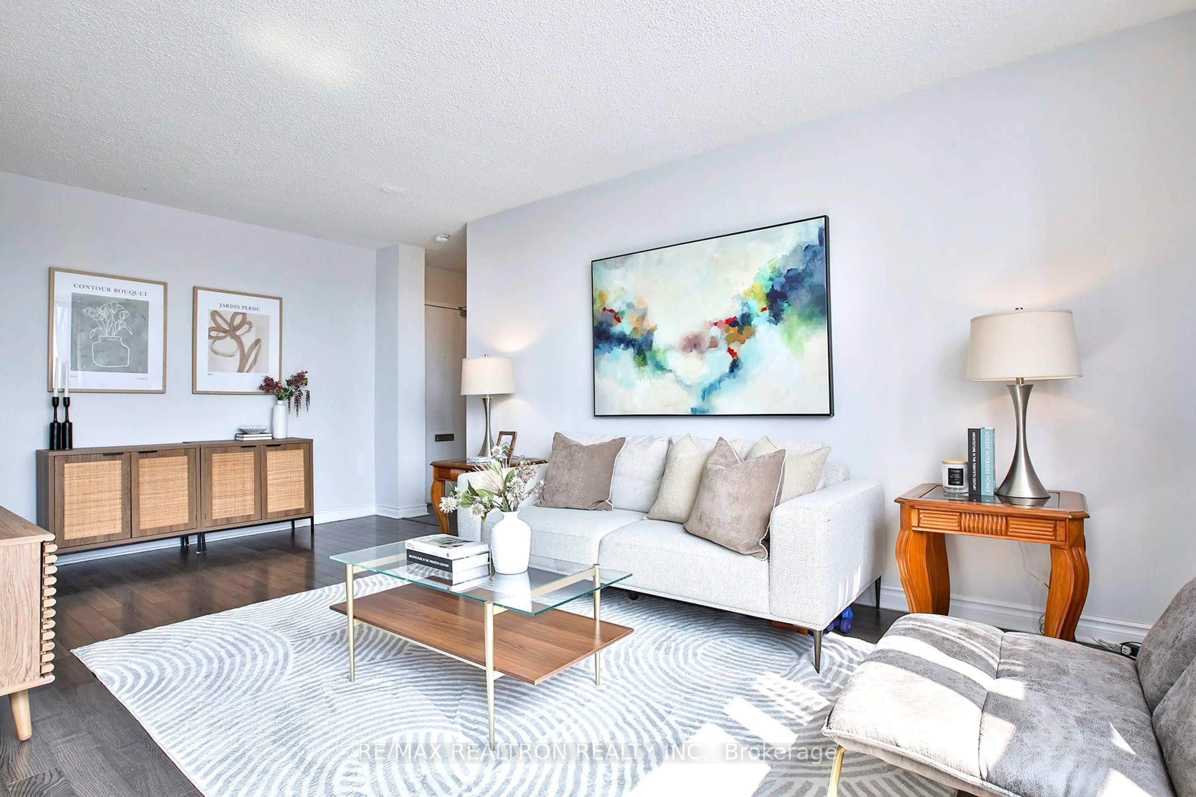 Living room with furniture, unknown for 5 Parkway Forest Dr #711, Toronto Ontario M2J 1L2