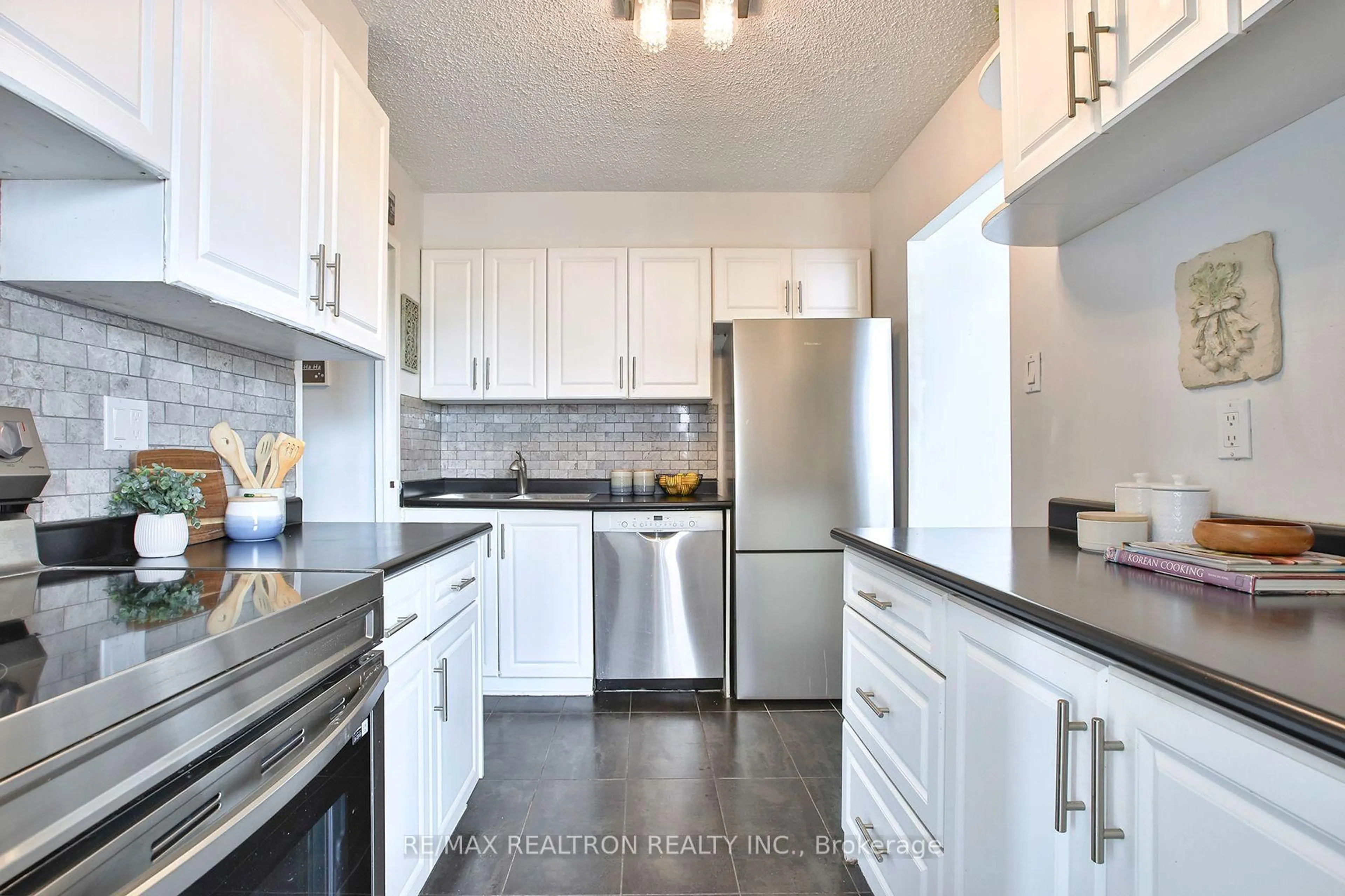 Standard kitchen, unknown for 5 Parkway Forest Dr #711, Toronto Ontario M2J 1L2