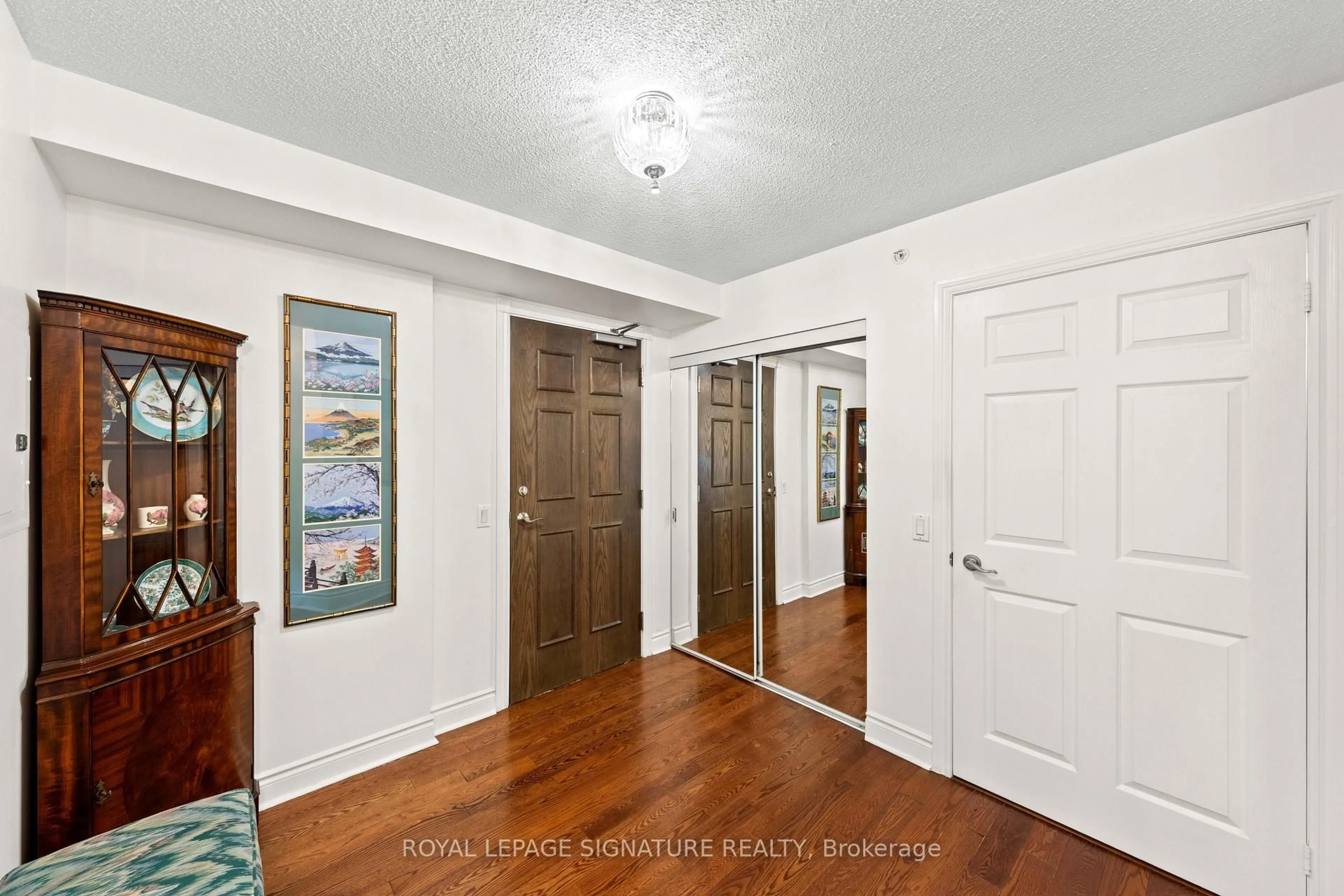 Indoor entryway for 12 Rean Dr #508, Toronto Ontario M2K 3C6