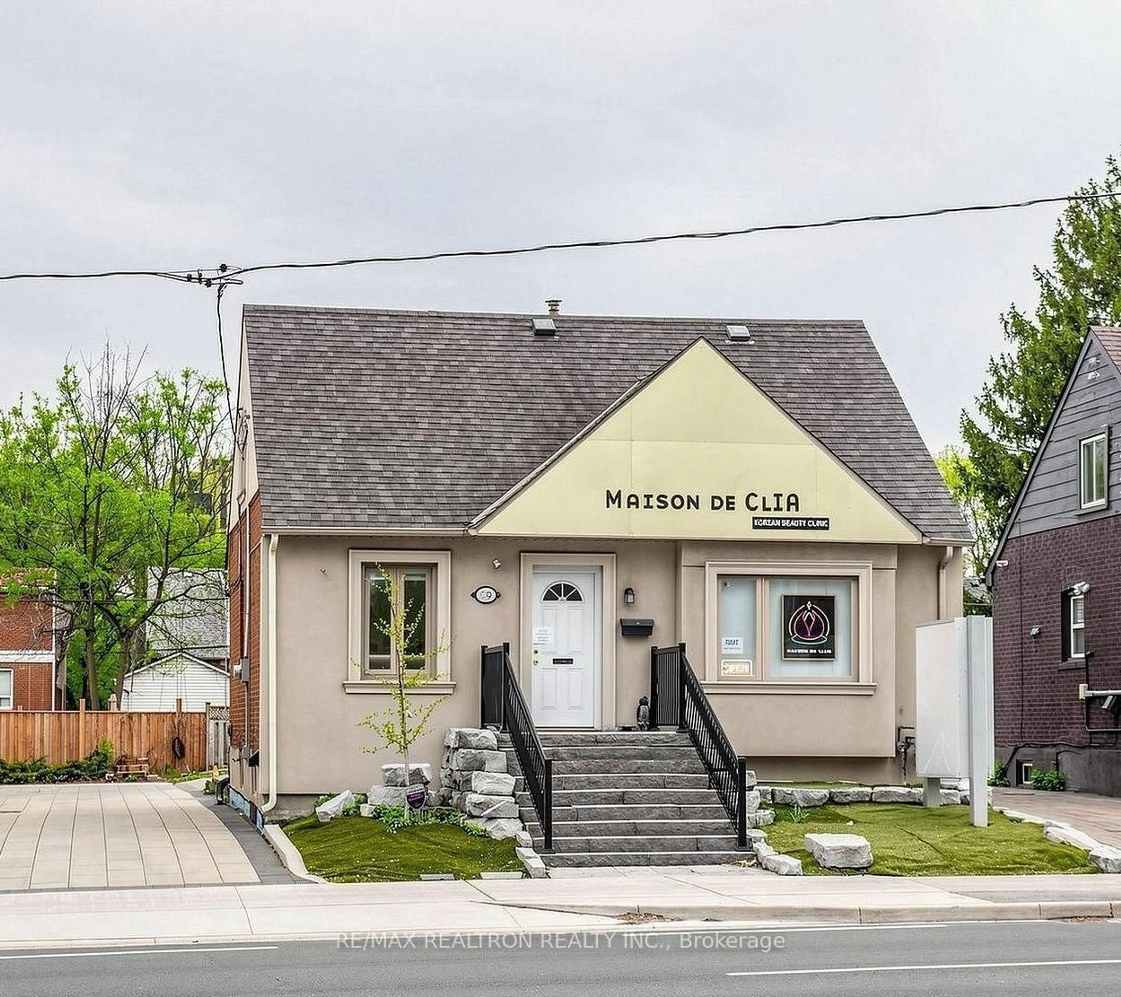 Home with vinyl exterior material, unknown for 99 Sheppard Ave, Toronto Ontario M2N 3A3