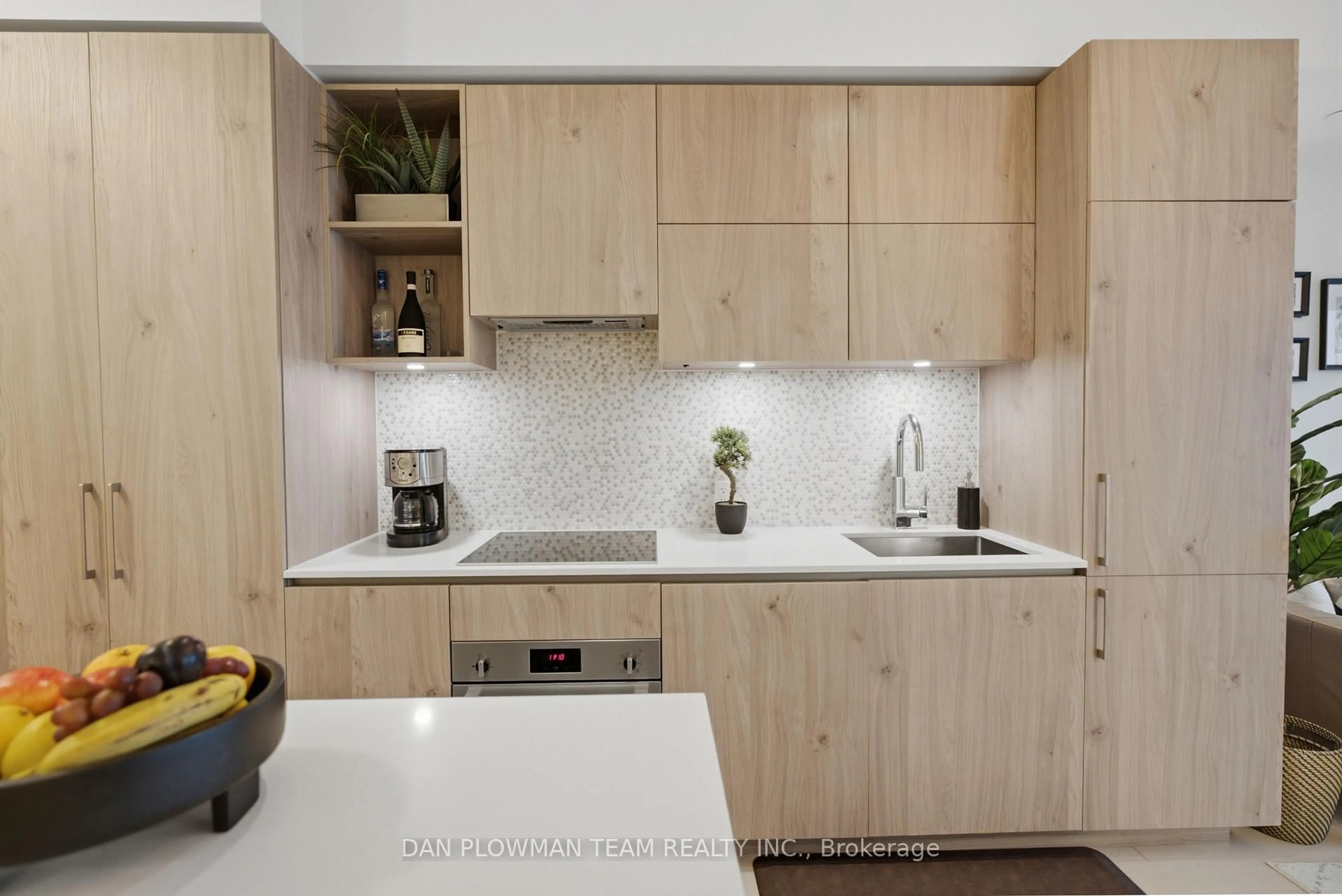 Contemporary kitchen, unknown for 1 Yorkville Ave #901, Toronto Ontario M4W 0B1