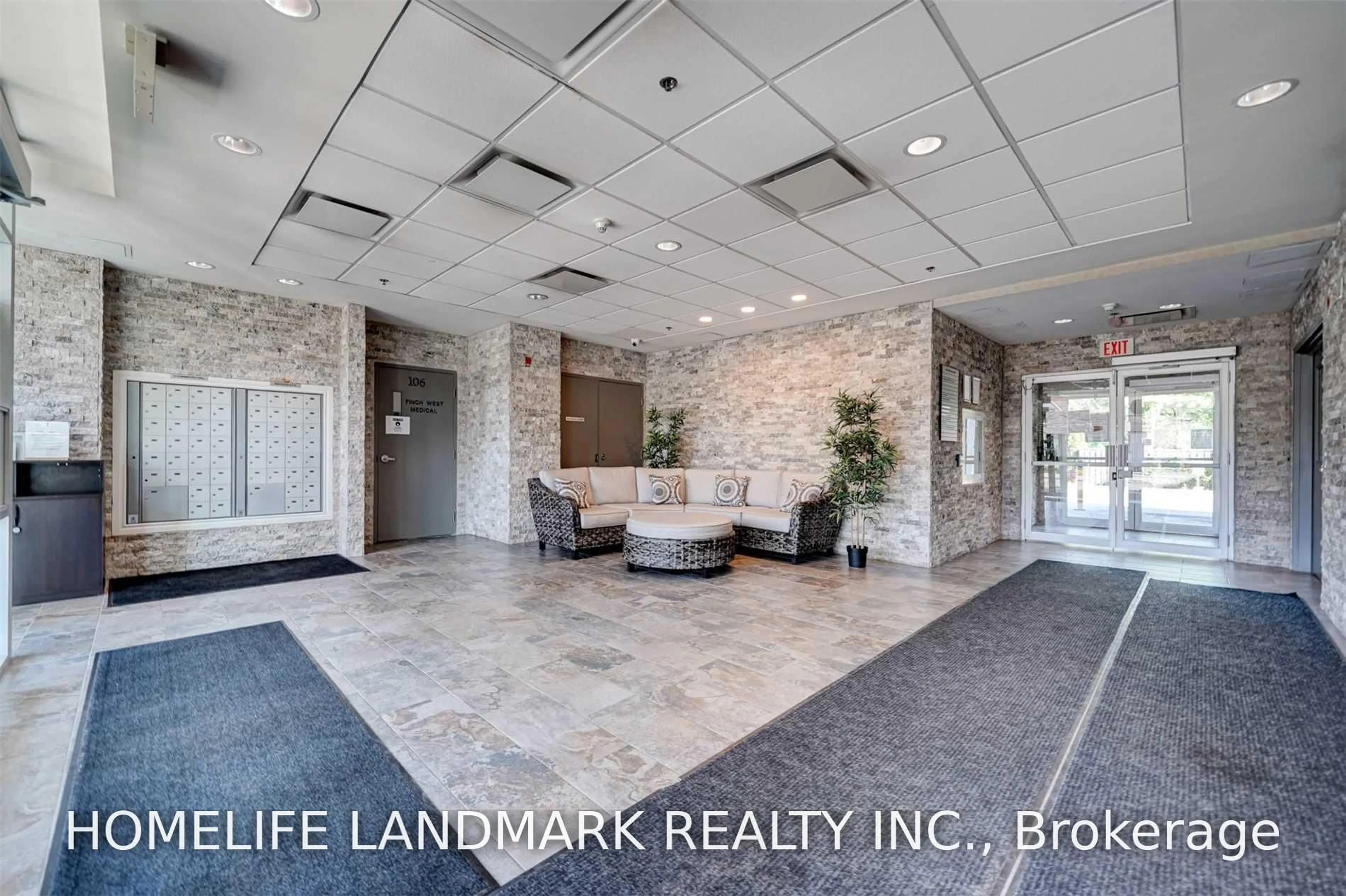 Indoor foyer for 222 Finch Ave #305, Toronto Ontario M2R 1M6