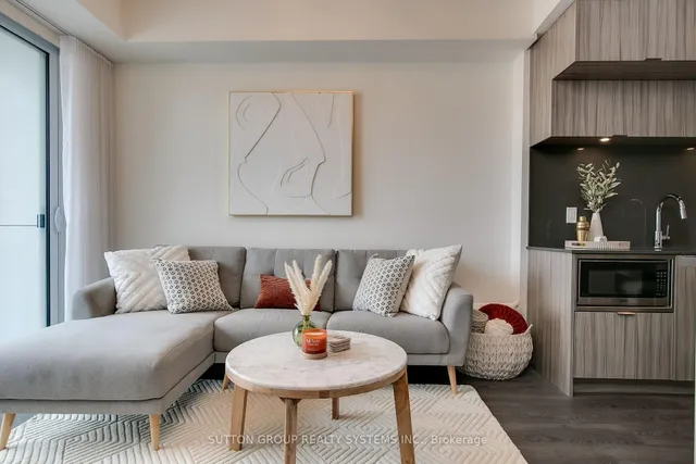 80 Vanauley St #910, Toronto 5