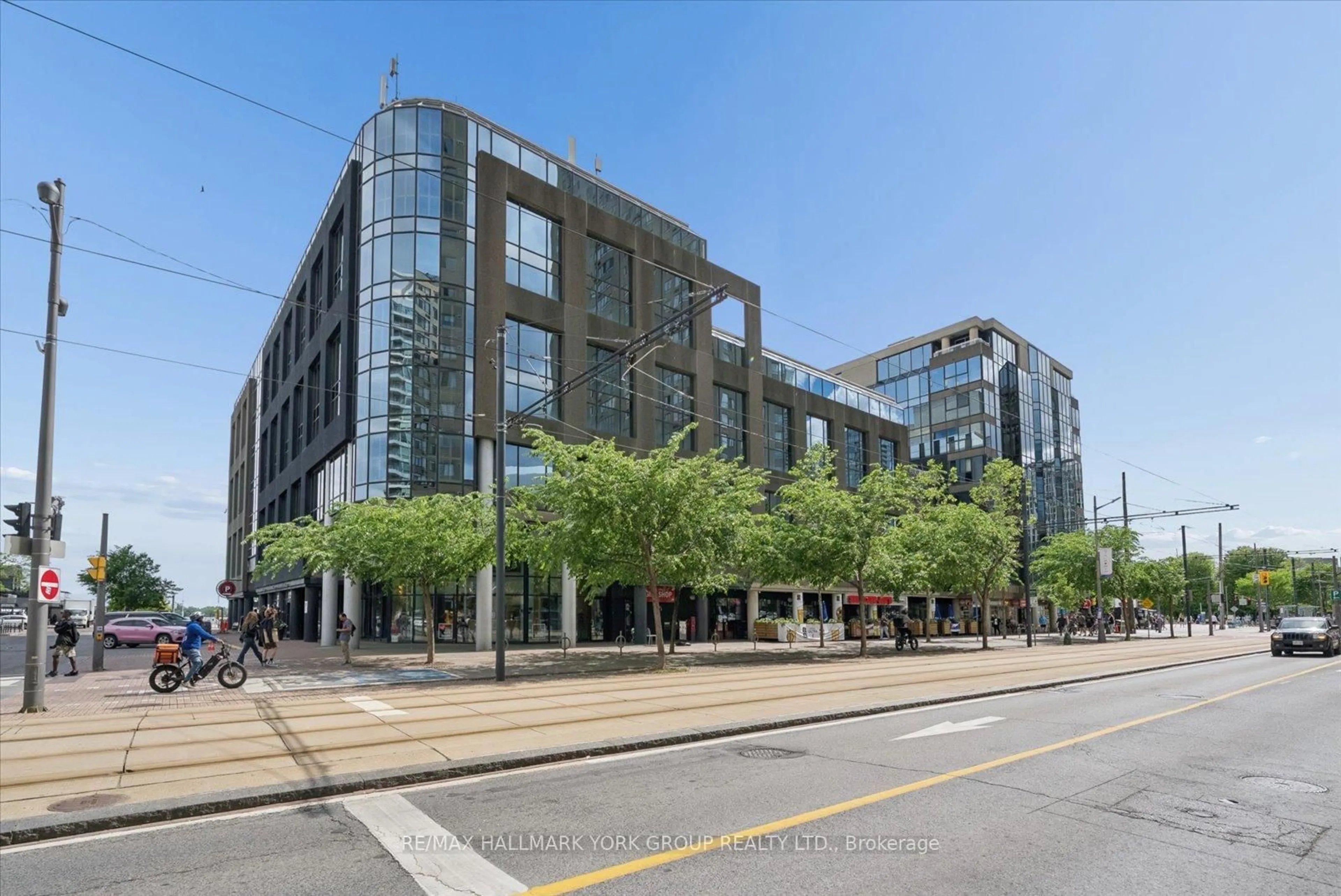 Unknown for 251 Queens Quay #705, Toronto Ontario M5J 2N6
