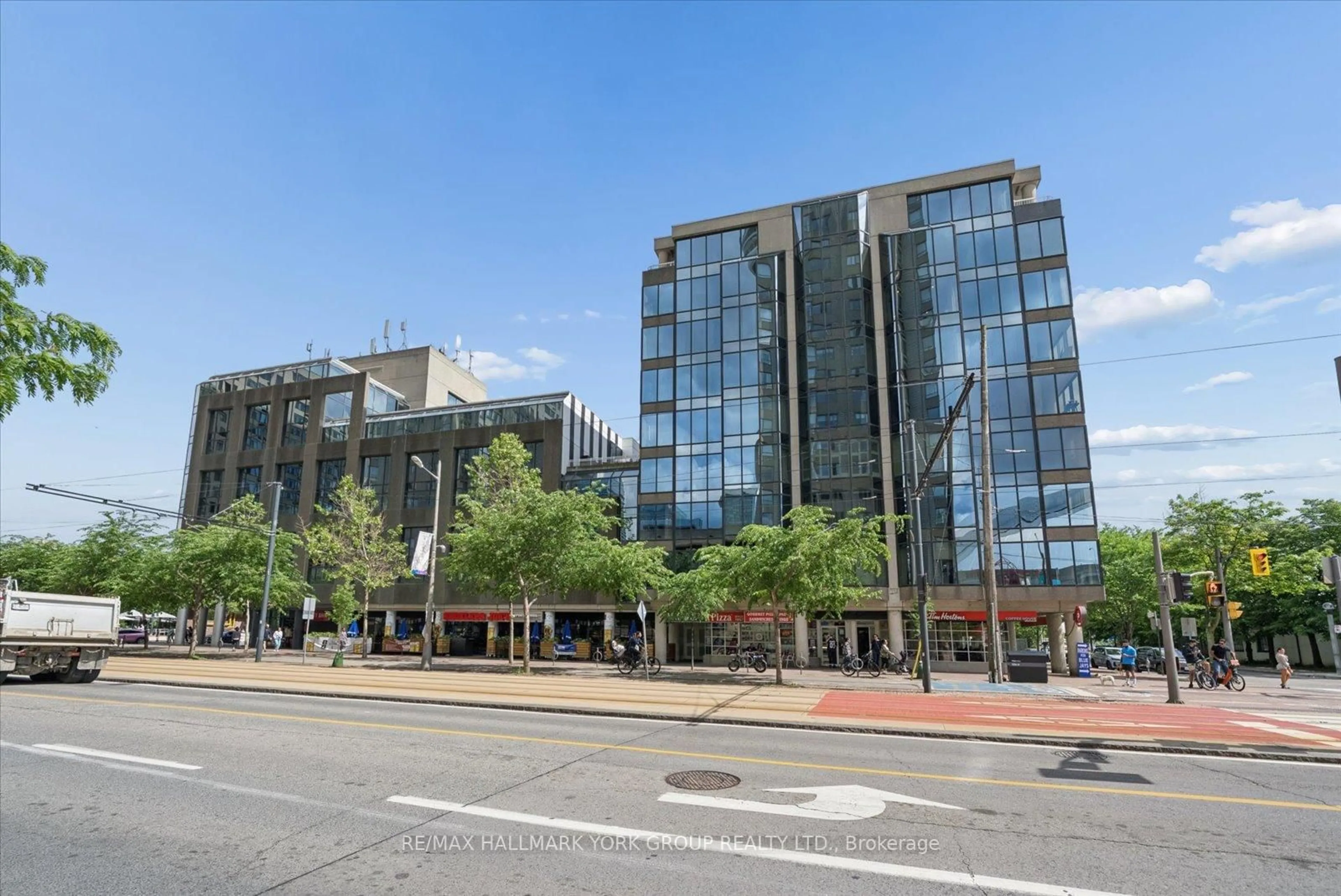 Unknown for 251 Queens Quay #705, Toronto Ontario M5J 2N6