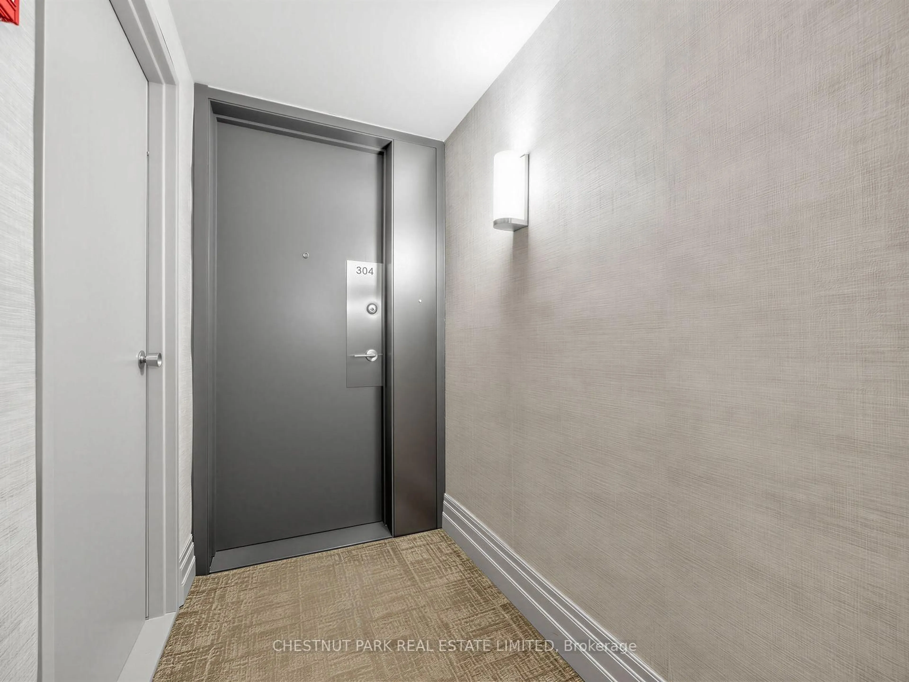 Indoor entryway for 625 Avenue Rd #304, Toronto Ontario M4V 2K7