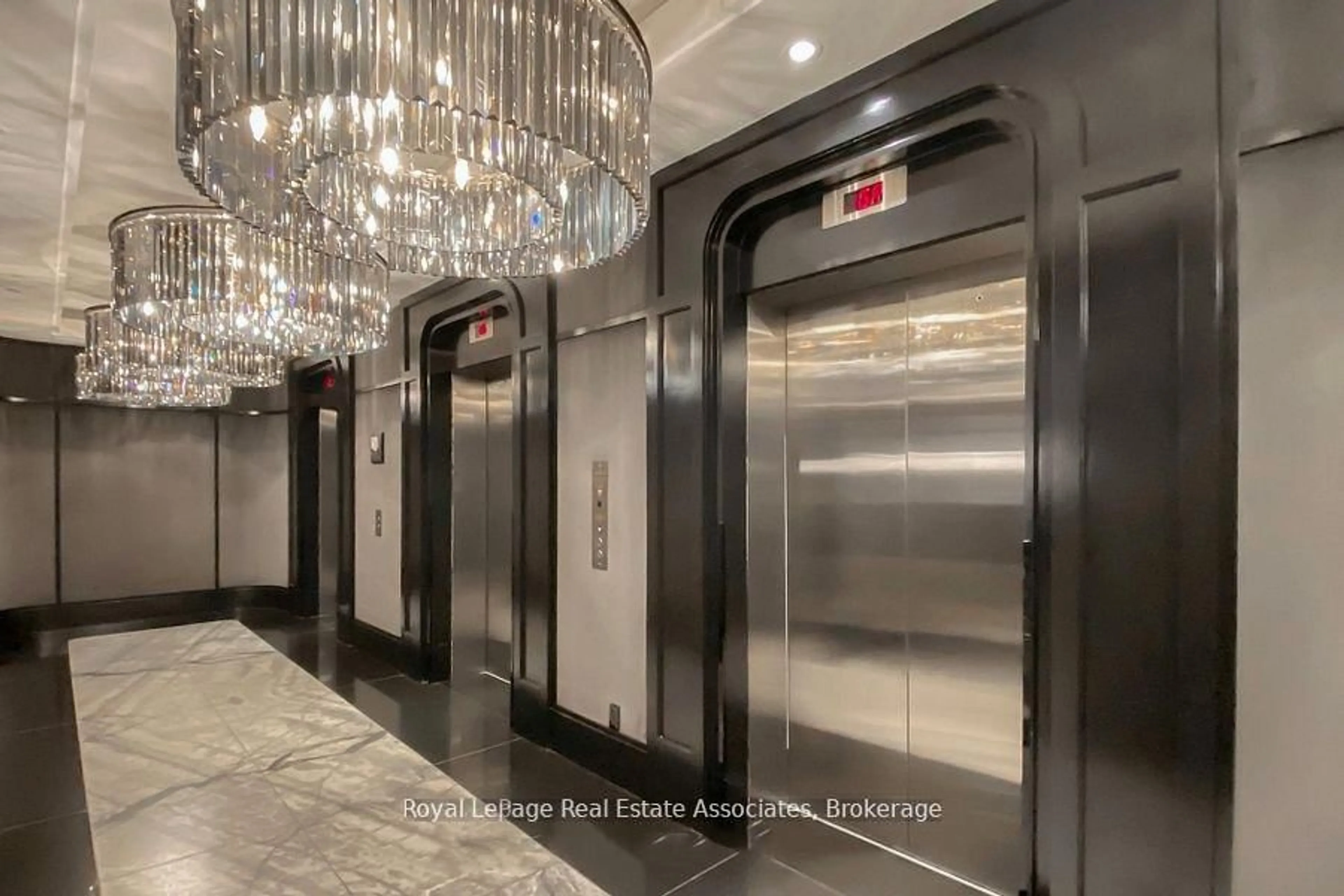 Indoor foyer for 88 Blue Jays Way #1604, Toronto Ontario M5V 0L7