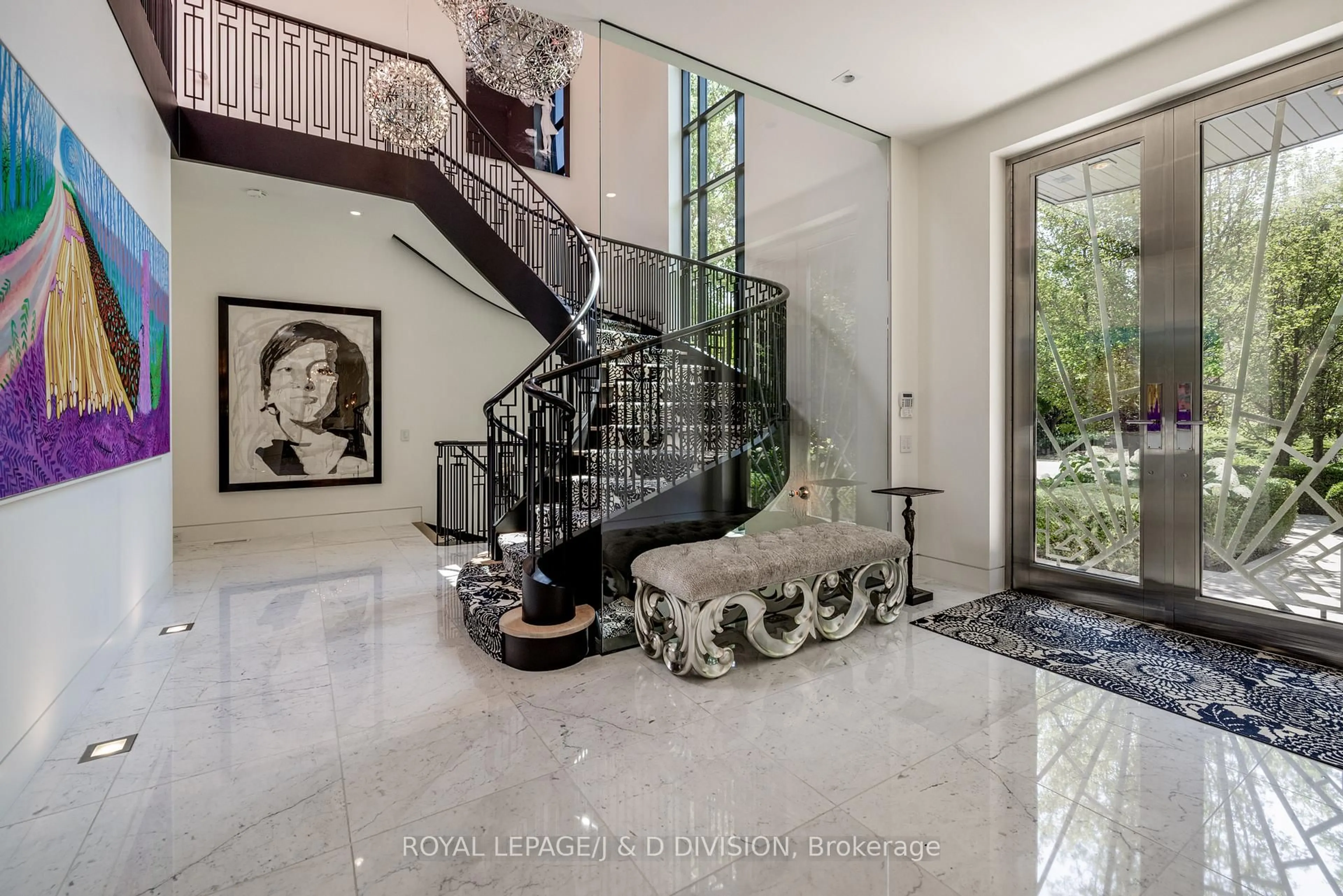 Indoor foyer for 20 Forest Glen Cres, Toronto Ontario M4N 2E8