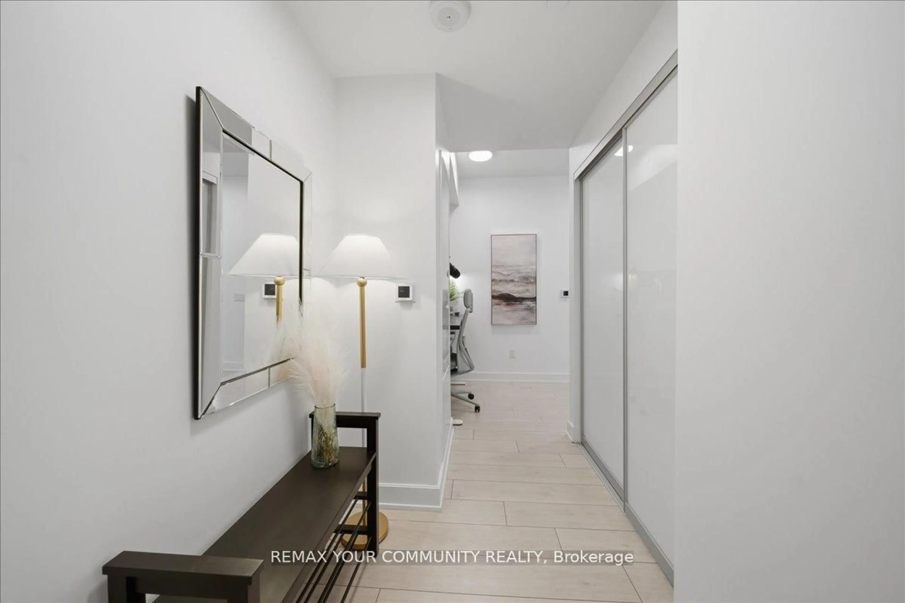 Indoor entryway for 15 Mercer St #1806, Toronto Ontario M5V 1H2