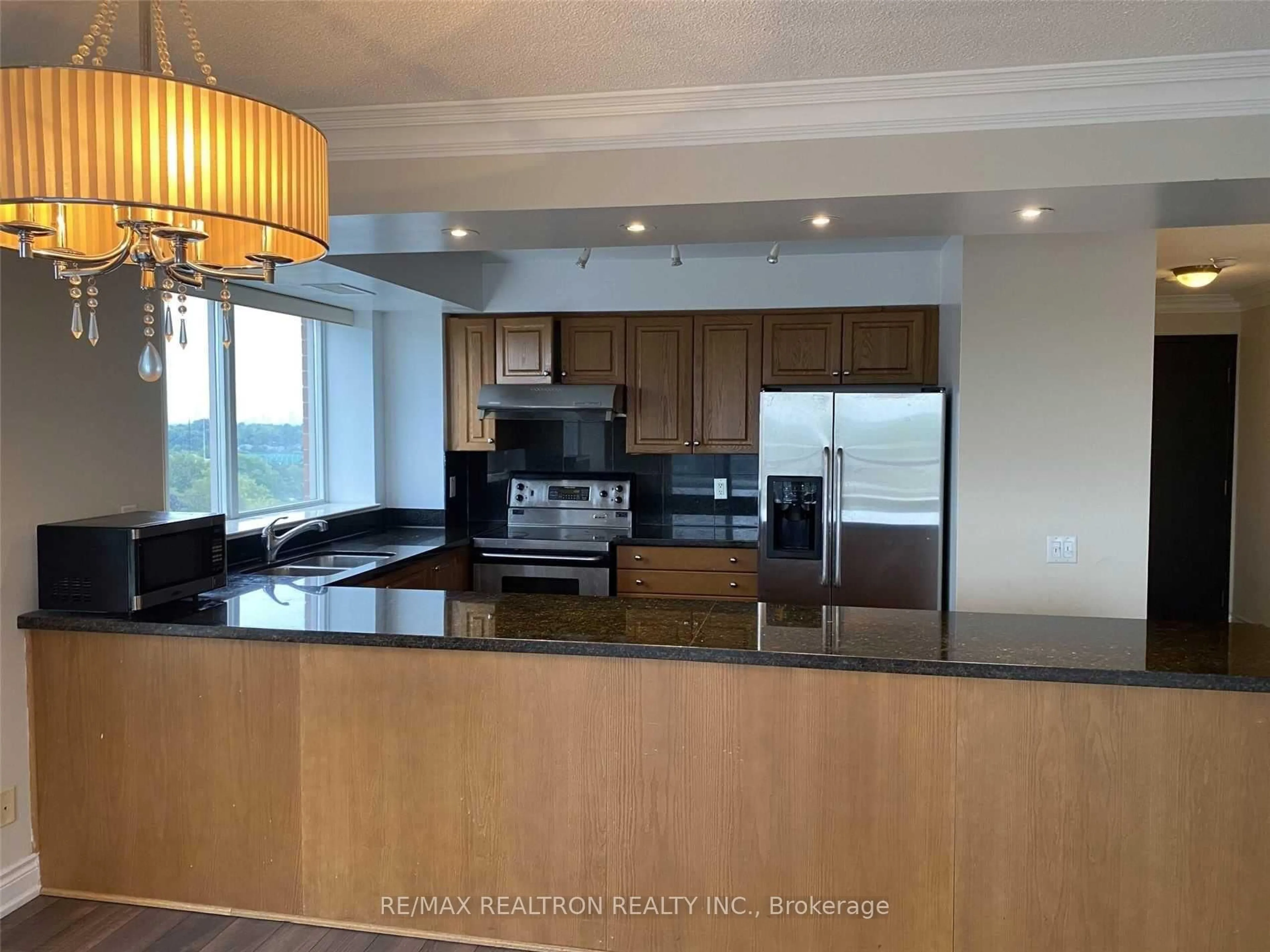 Open concept kitchen, unknown for 2 Clairtrell Rd #1010, Toronto Ontario M2N 7H5