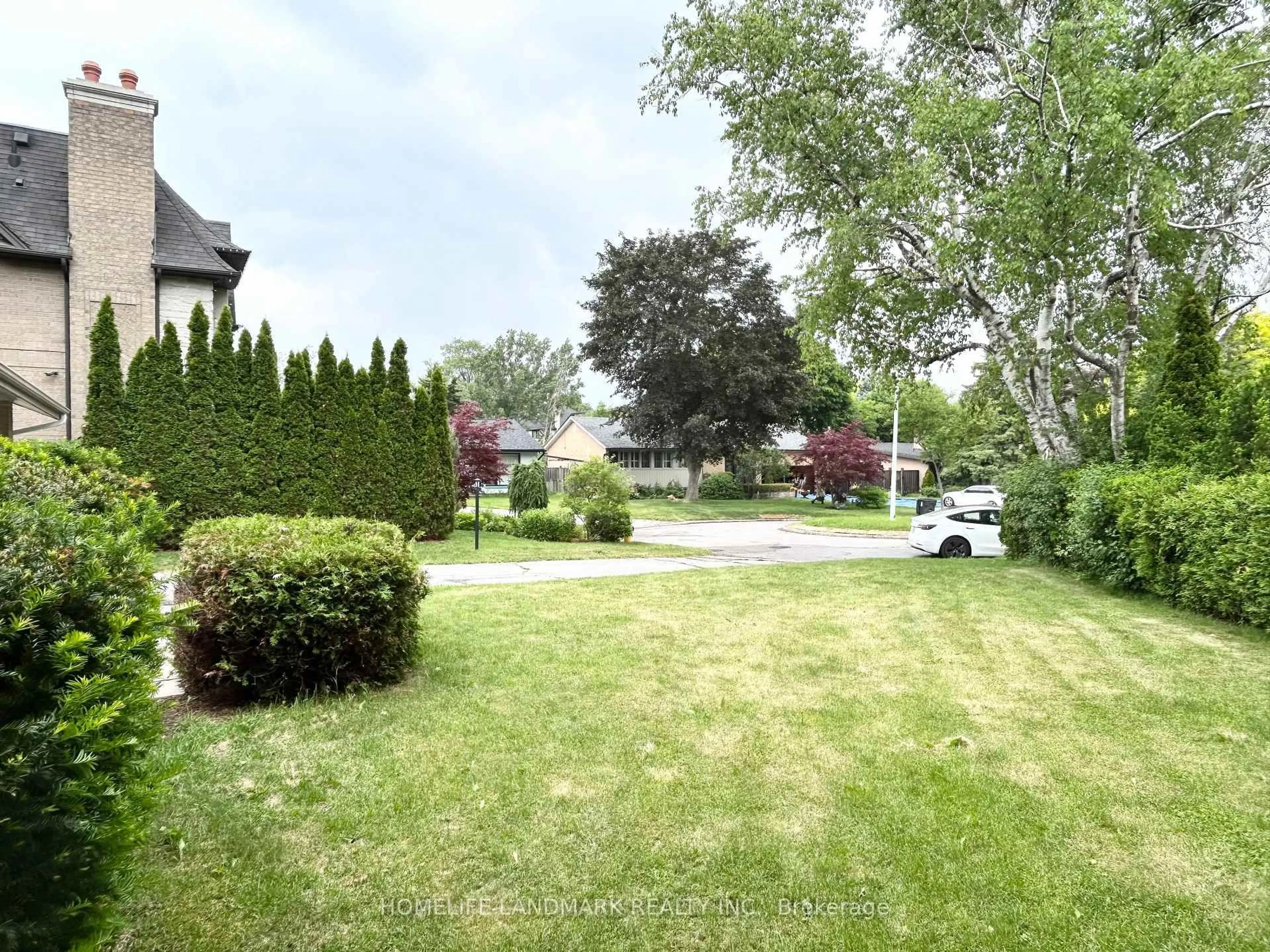 A pic from outside/outdoor area/front of a property/back of a property/a pic from drone, street for 9 Terrington Crt, Toronto Ontario M3B 2J9