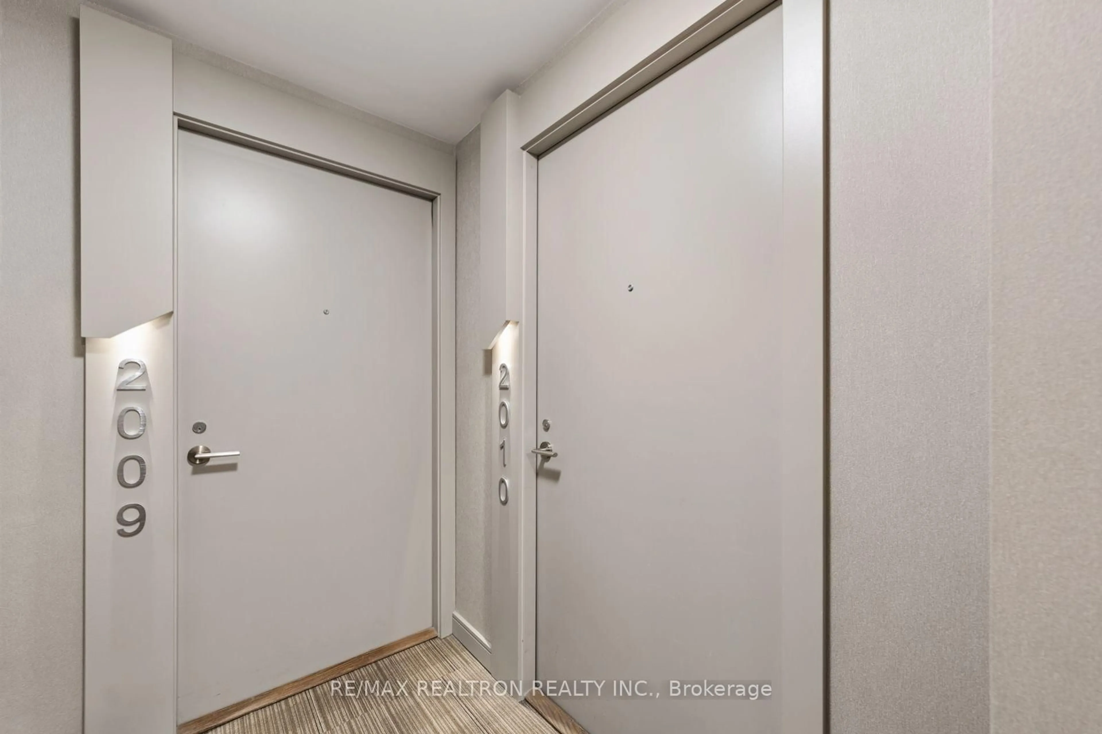 Indoor entryway for 6 Sonic Way #N2010, Toronto Ontario M3C 0P1