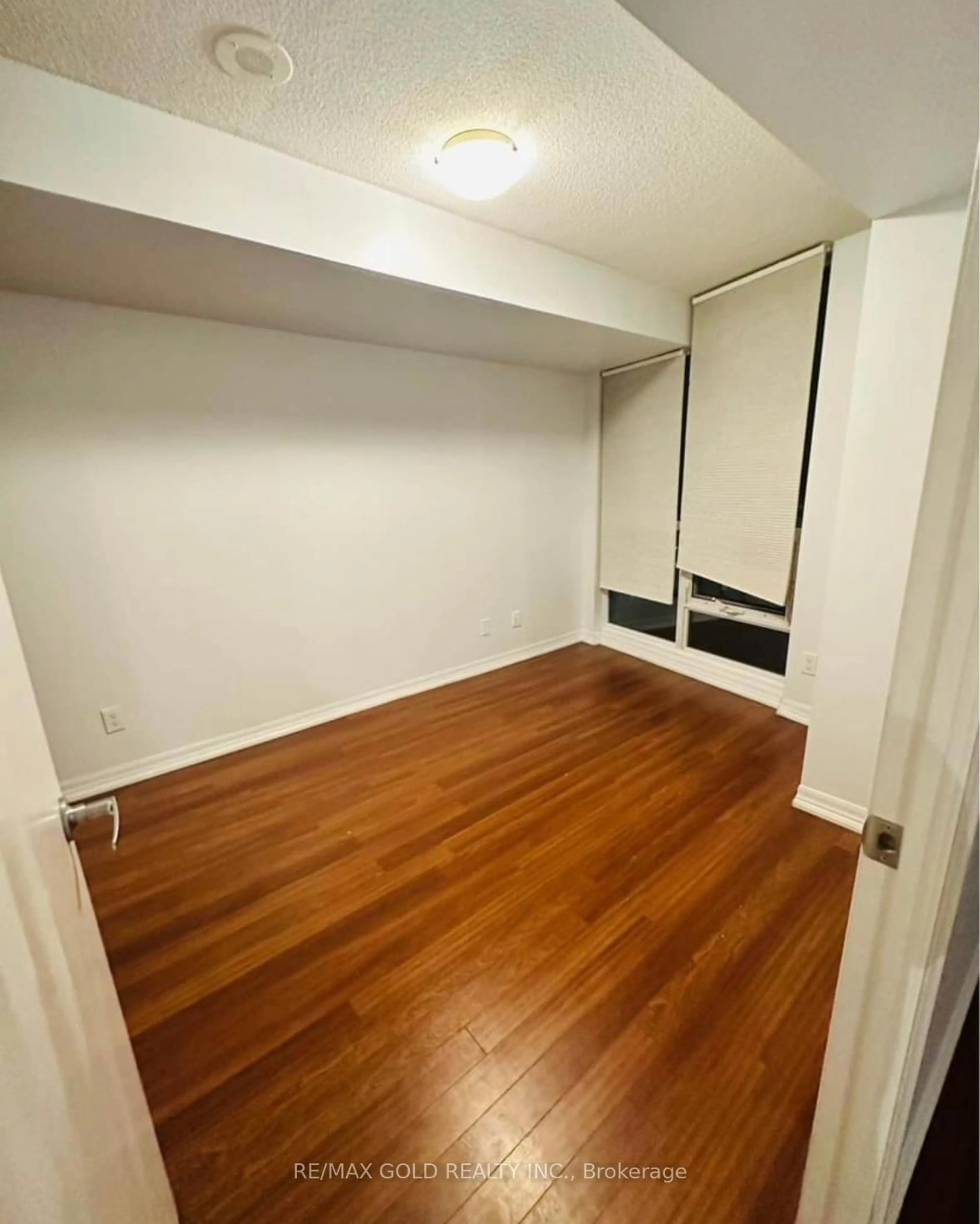 A pic of a room for 16 Yonge St #1808, Toronto Ontario M5E 2A1