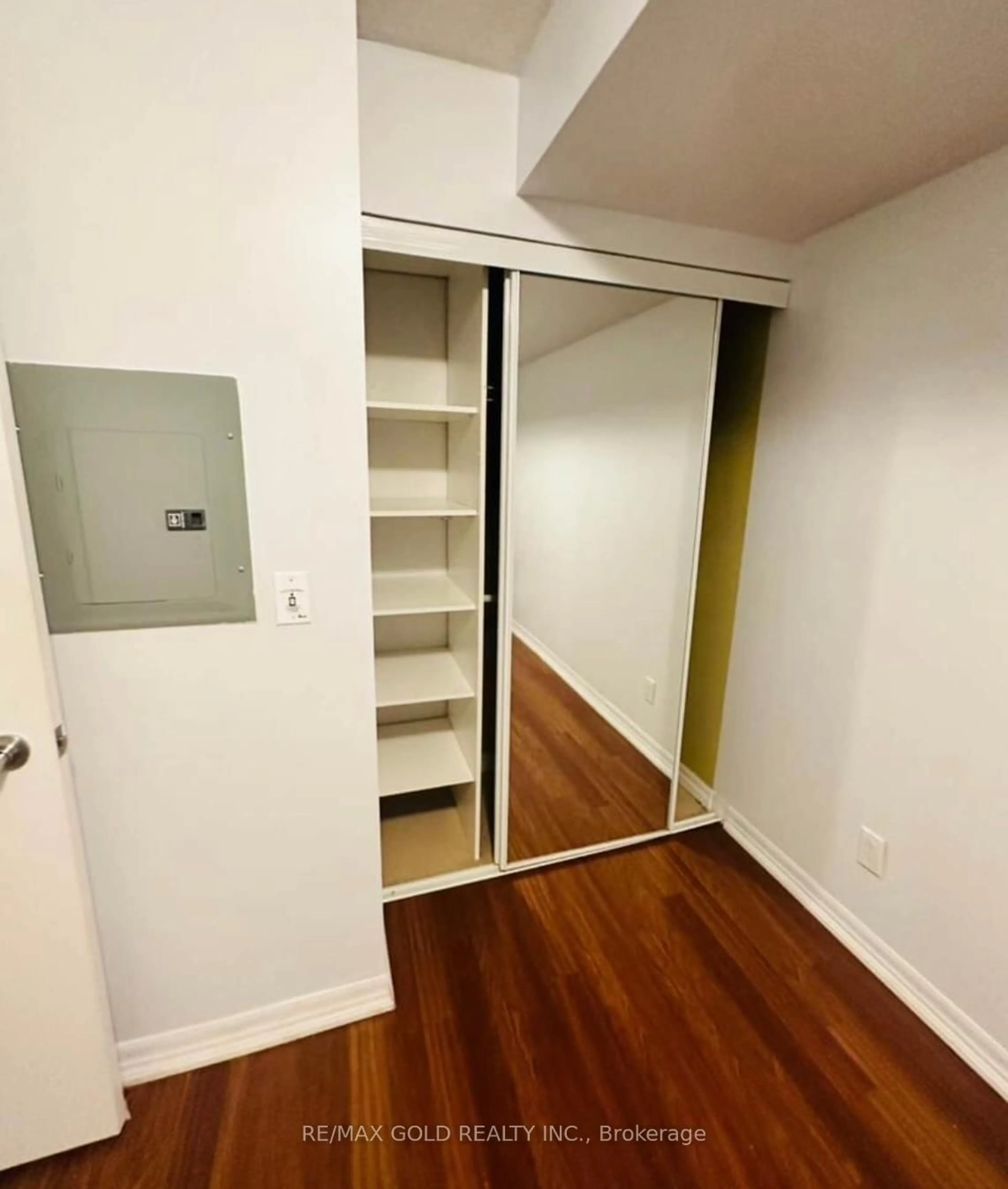 A pic of a room for 16 Yonge St #1808, Toronto Ontario M5E 2A1