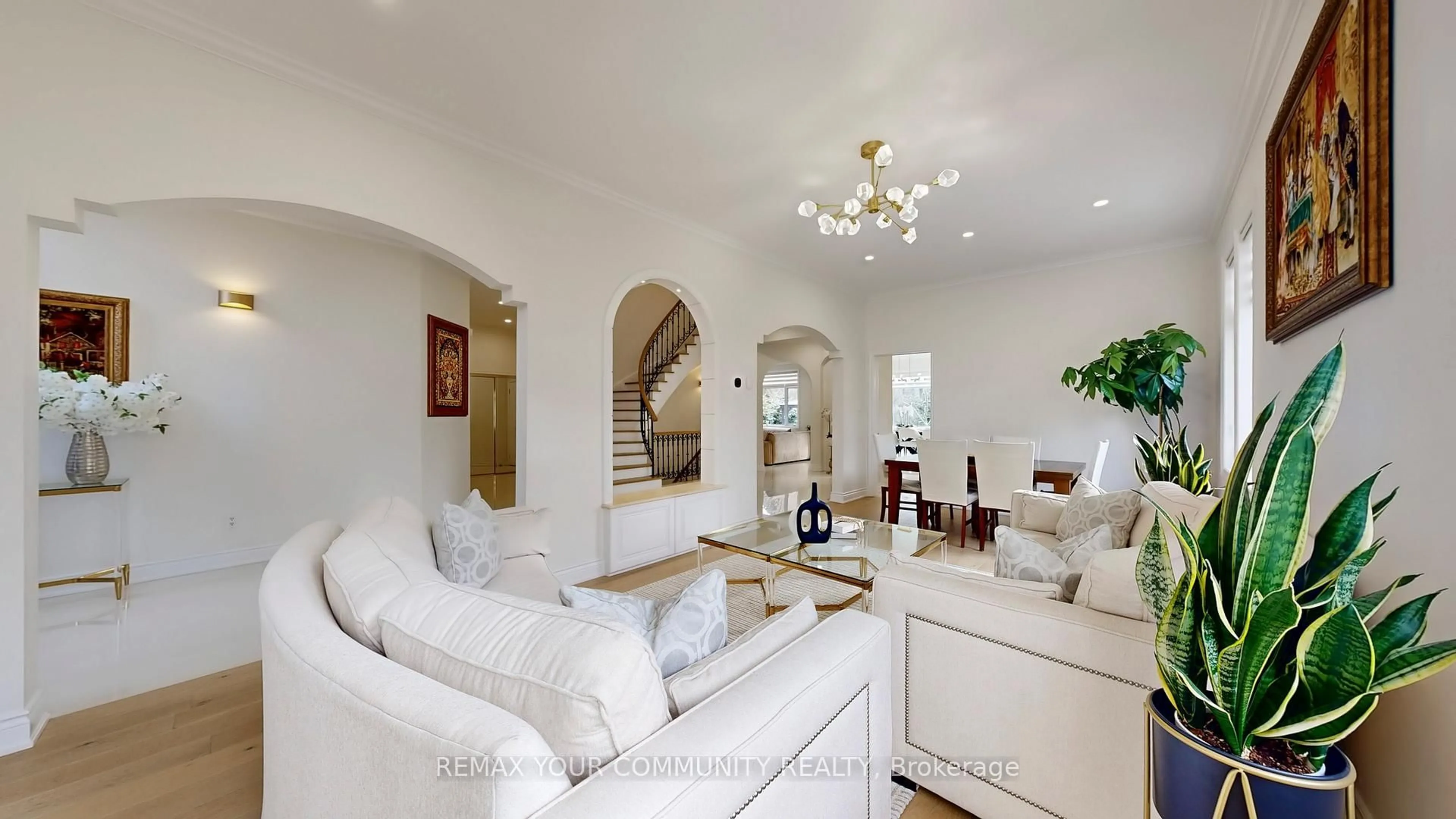 Living room with furniture, ceramic/tile floor for 187 Patricia Ave, Toronto Ontario M2M 1J6