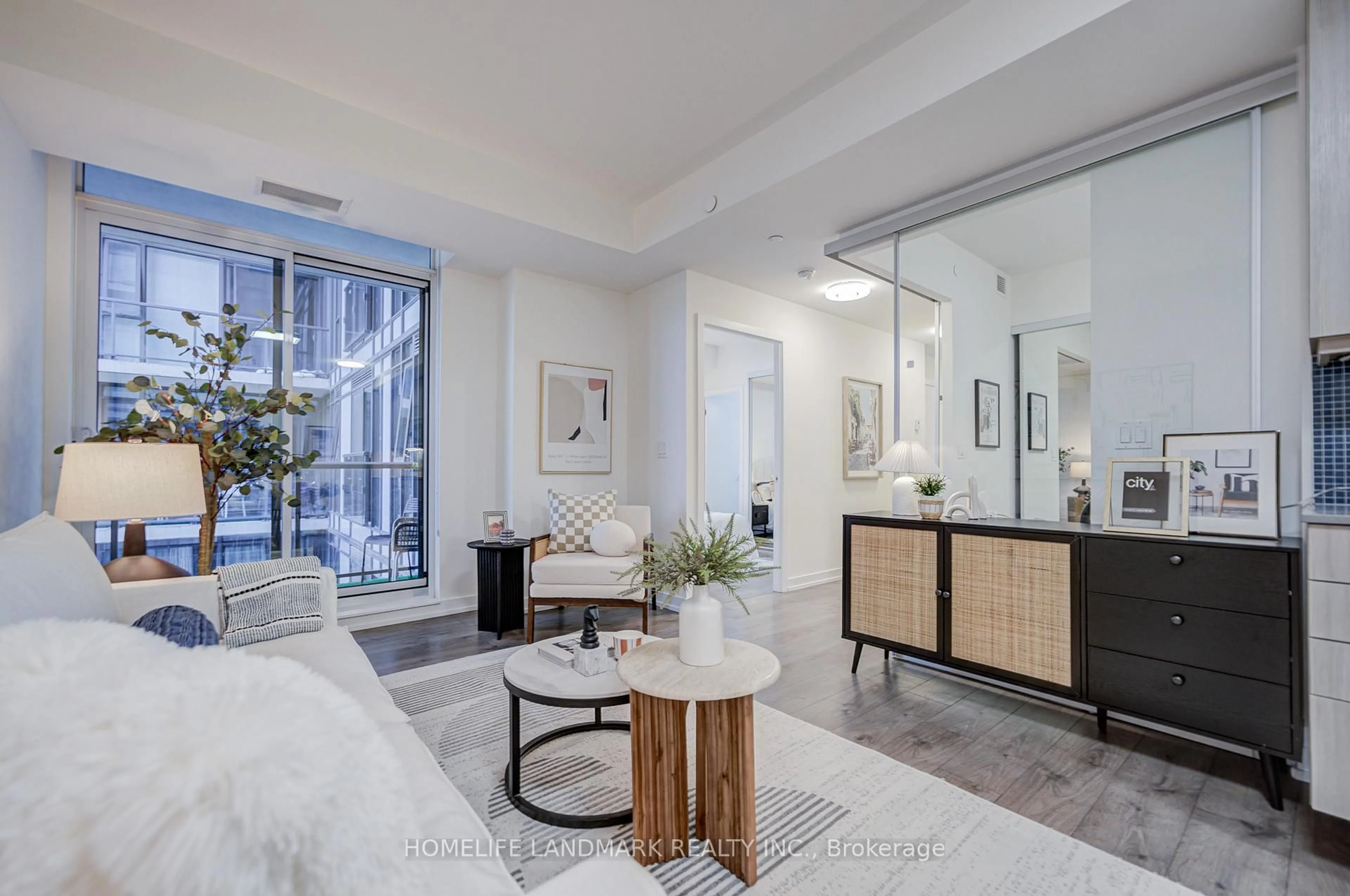 Indoor entryway for 297 College St #901, Toronto Ontario M5T 1S2
