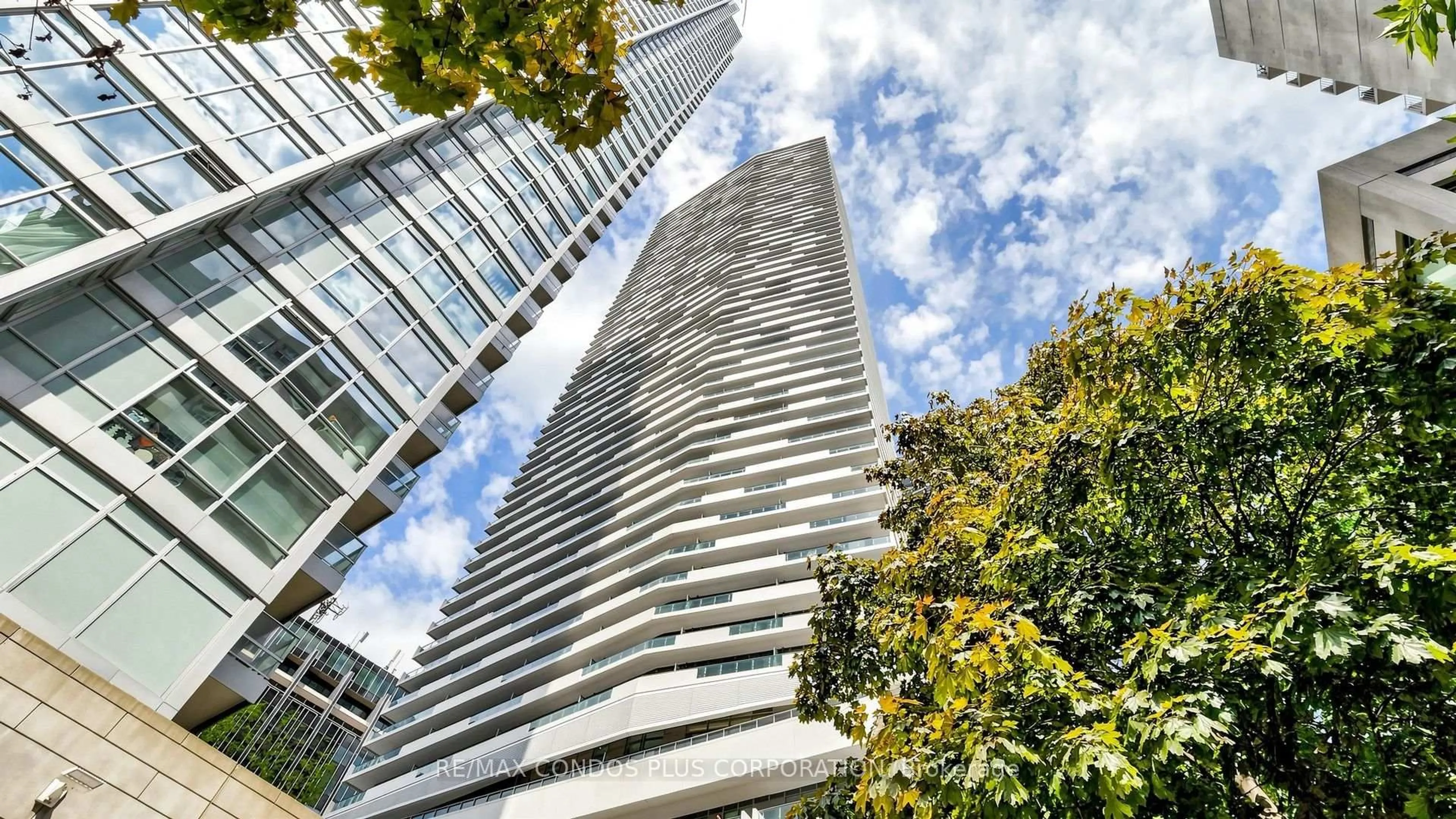 Unknown for 2221 Yonge St #506, Toronto Ontario M4S 0B8