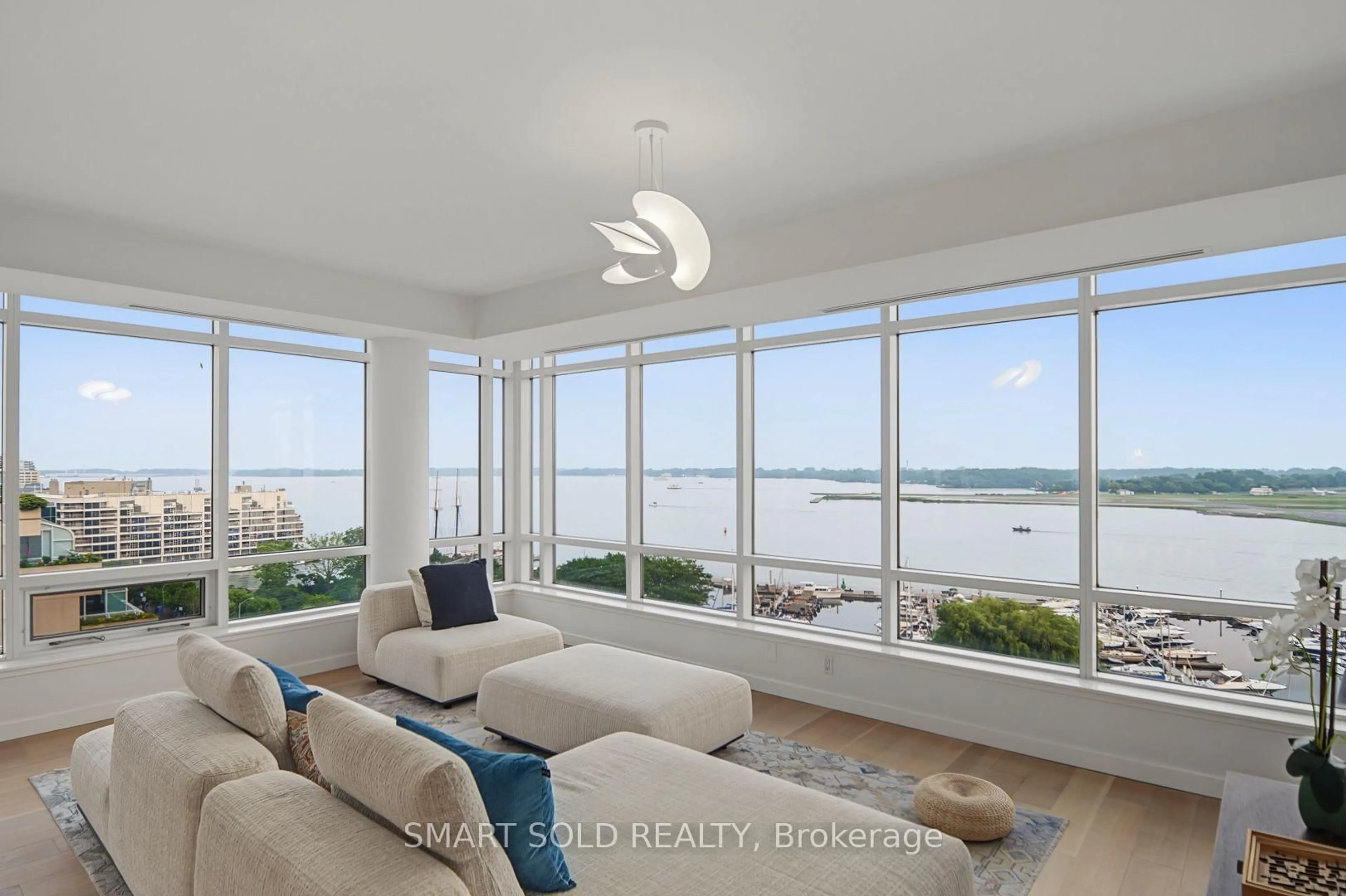 Living room with furniture, unknown for 500 Queens Quay #Ph01E, Toronto Ontario M5V 3K8