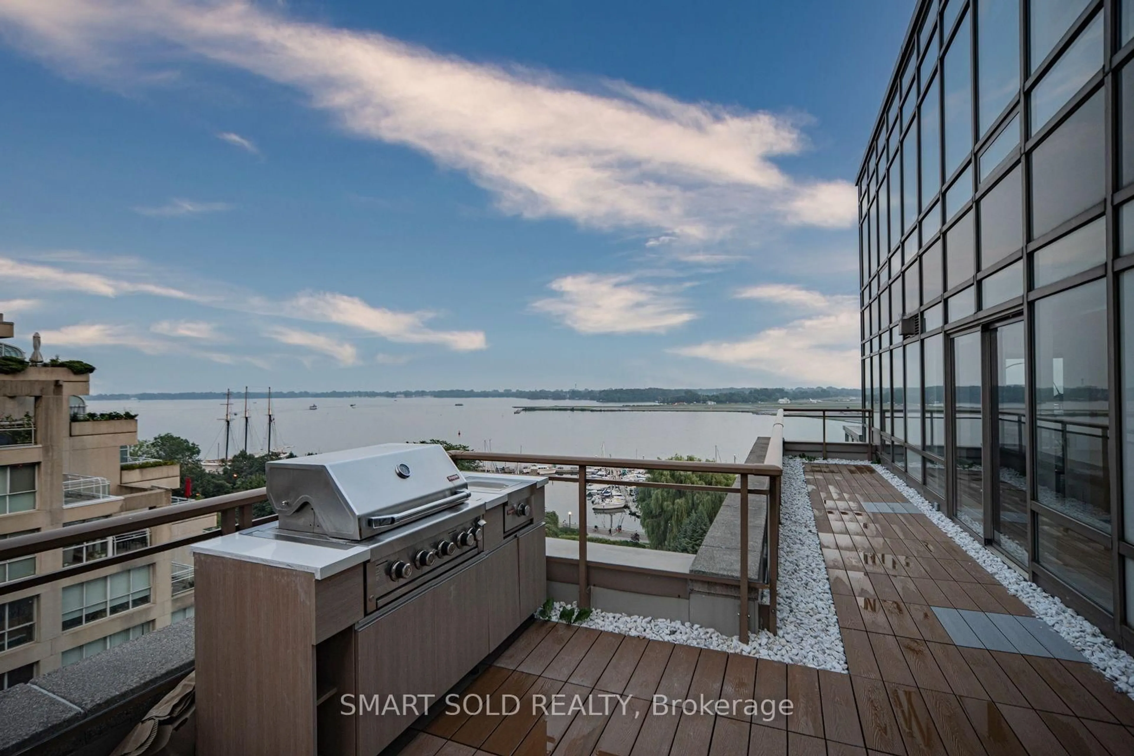 Patio, water/lake/river/ocean view for 500 Queens Quay #Ph01E, Toronto Ontario M5V 3K8