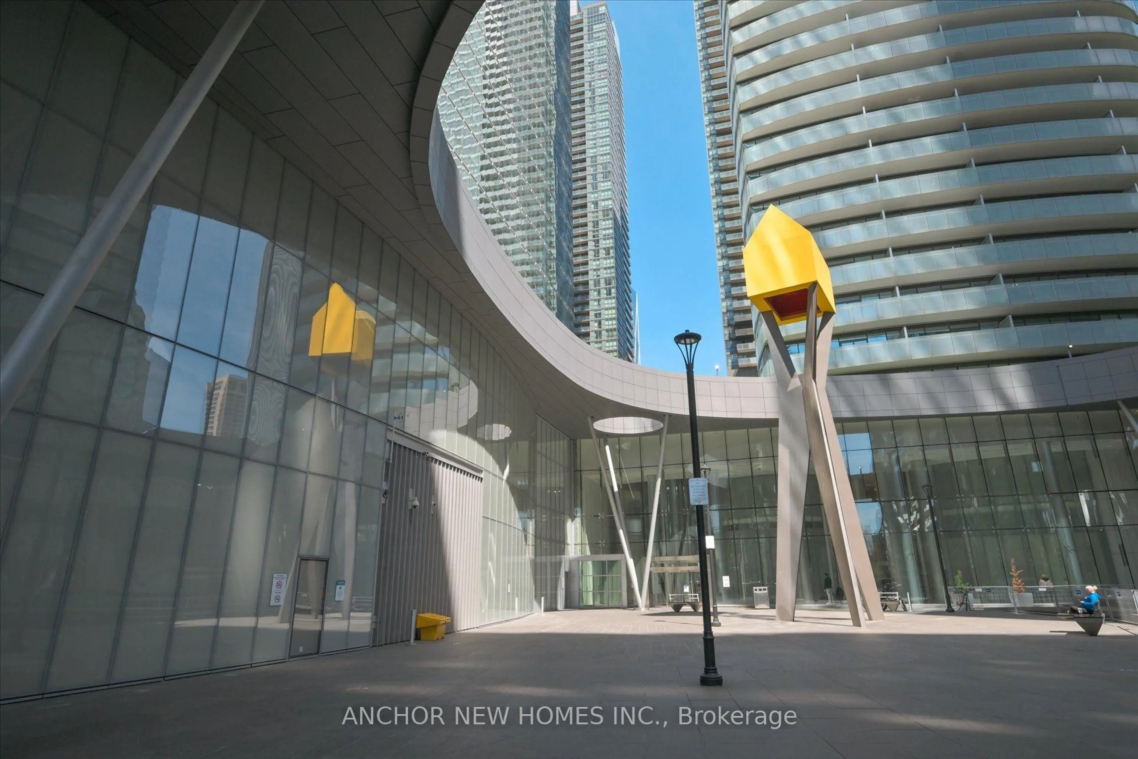 Indoor foyer for 12 York St #1703, Toronto Ontario M5J 0A9