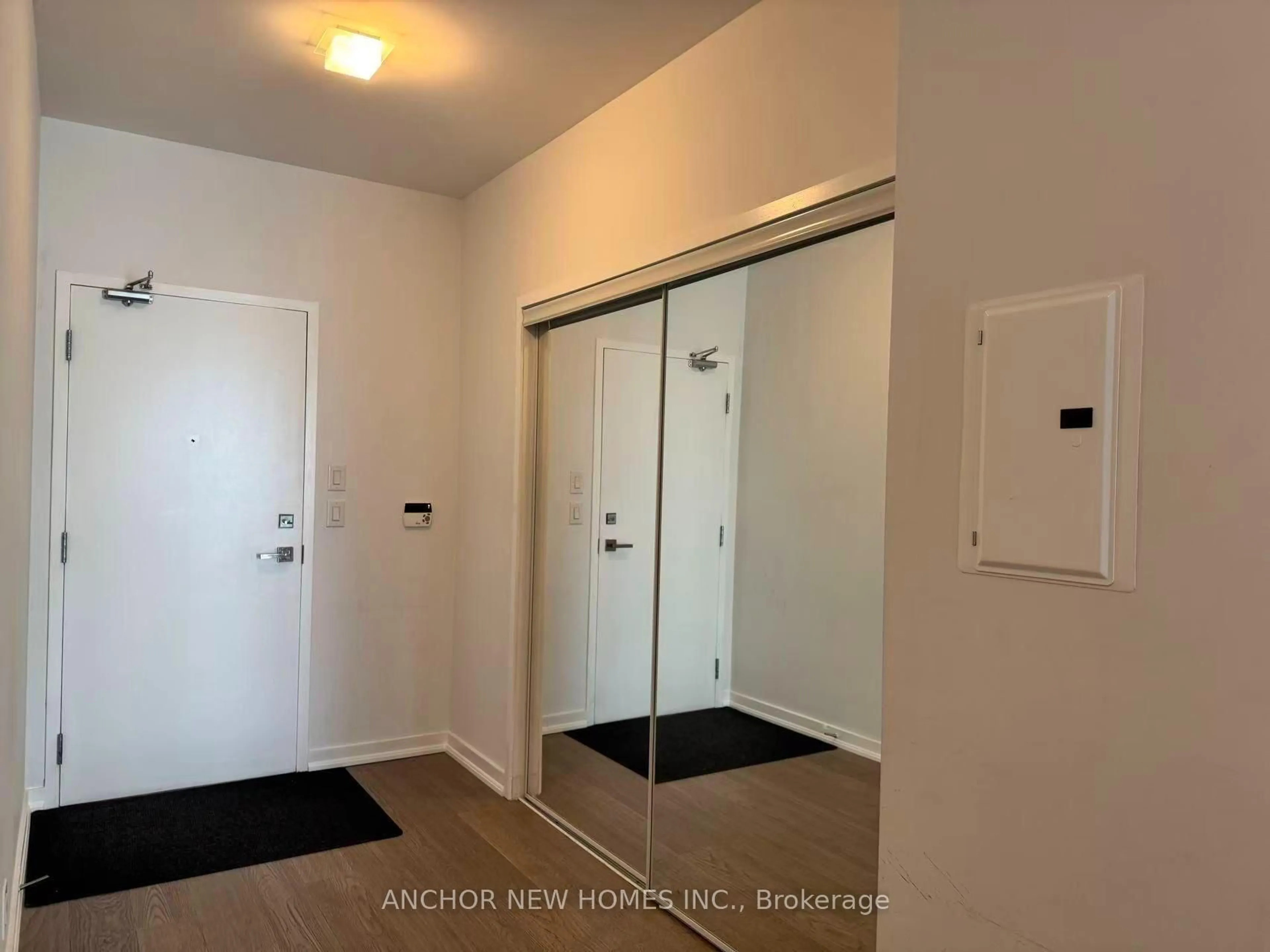 Unknown for 12 York St #1703, Toronto Ontario M5J 0A9