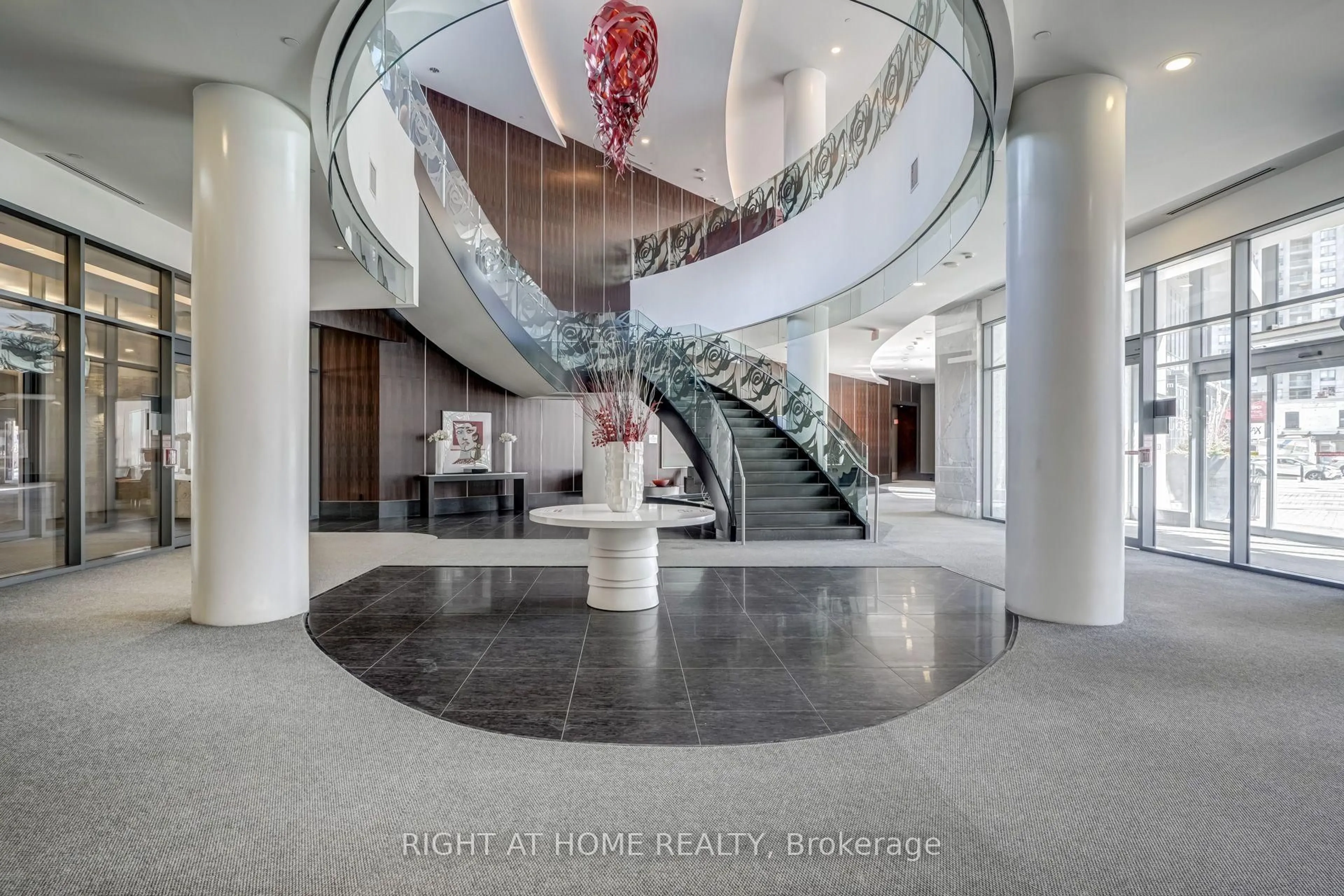 Indoor foyer for 5162 Yonge St #LPH208, Toronto Ontario M2N 0E9