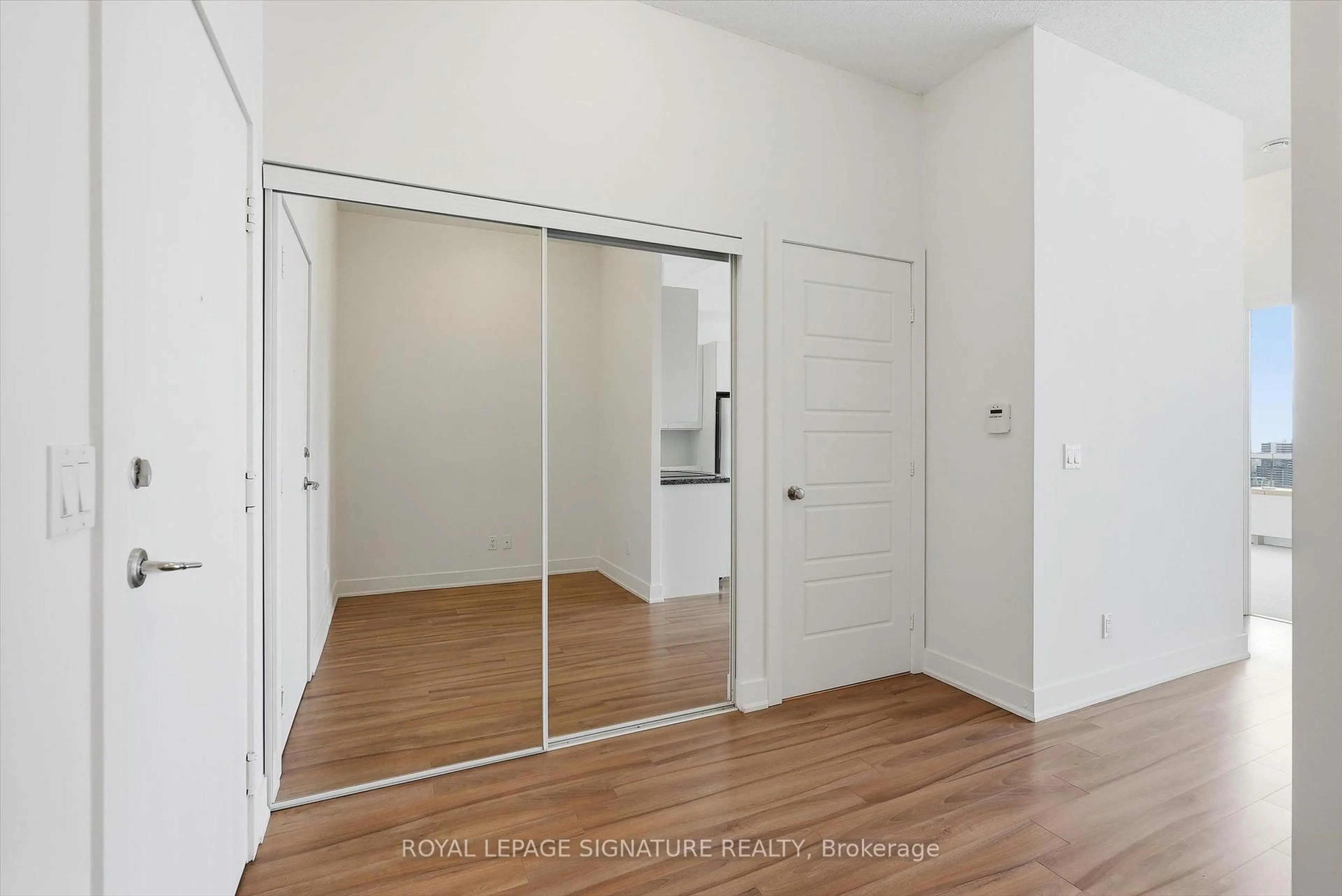 Unknown for 28 Linden St #PH7, Toronto Ontario M4Y 0A4