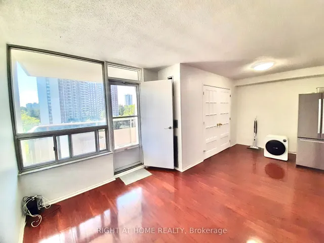20 Edgecliff Gfwy #1008, Toronto 4