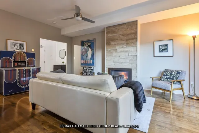 500 Richmond St #315, Toronto 2