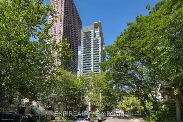 28 Linden St #PH2, Toronto 3