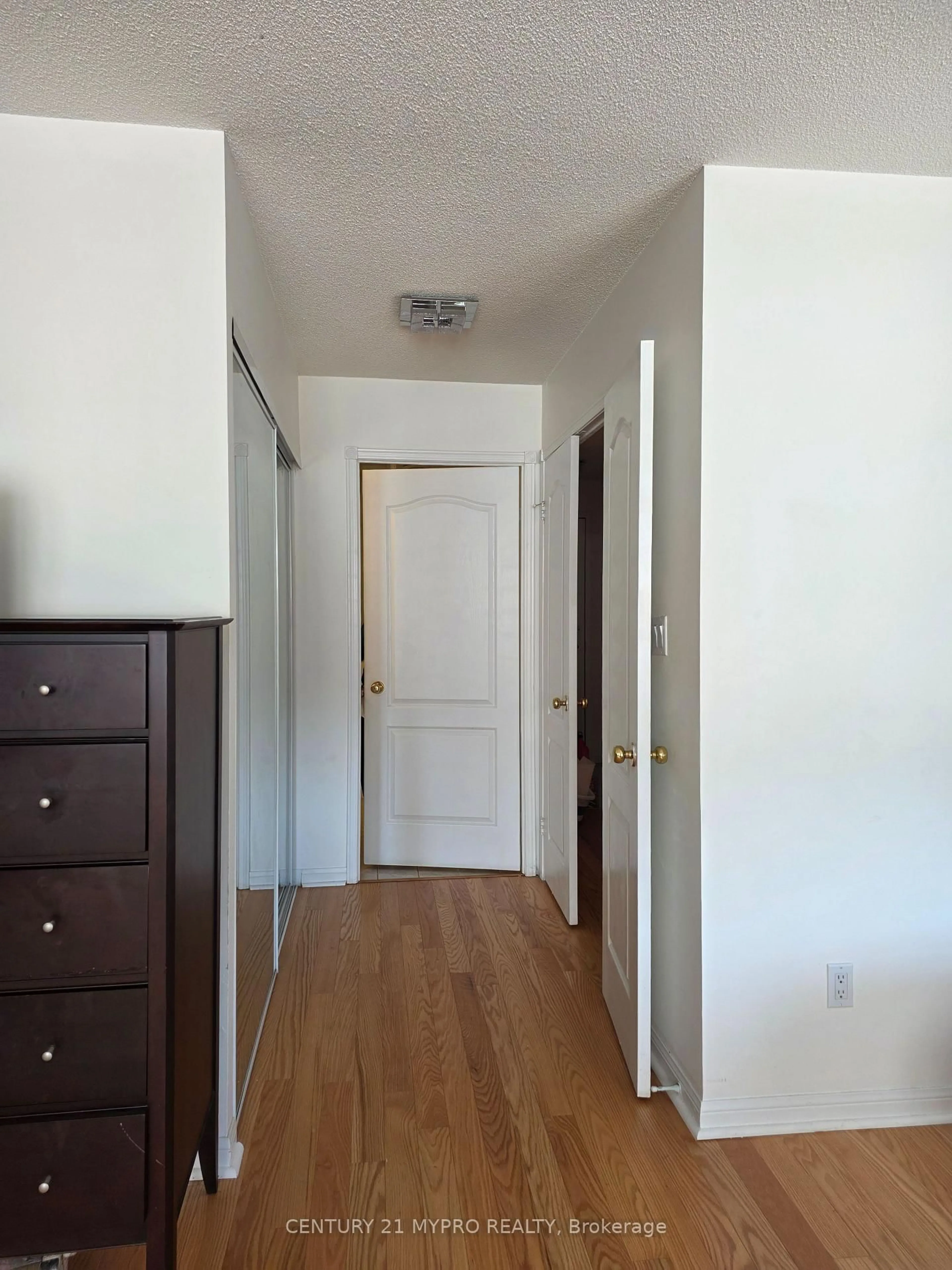 A pic of a room for 221 Grandview Way, Toronto Ontario M2N 6V3