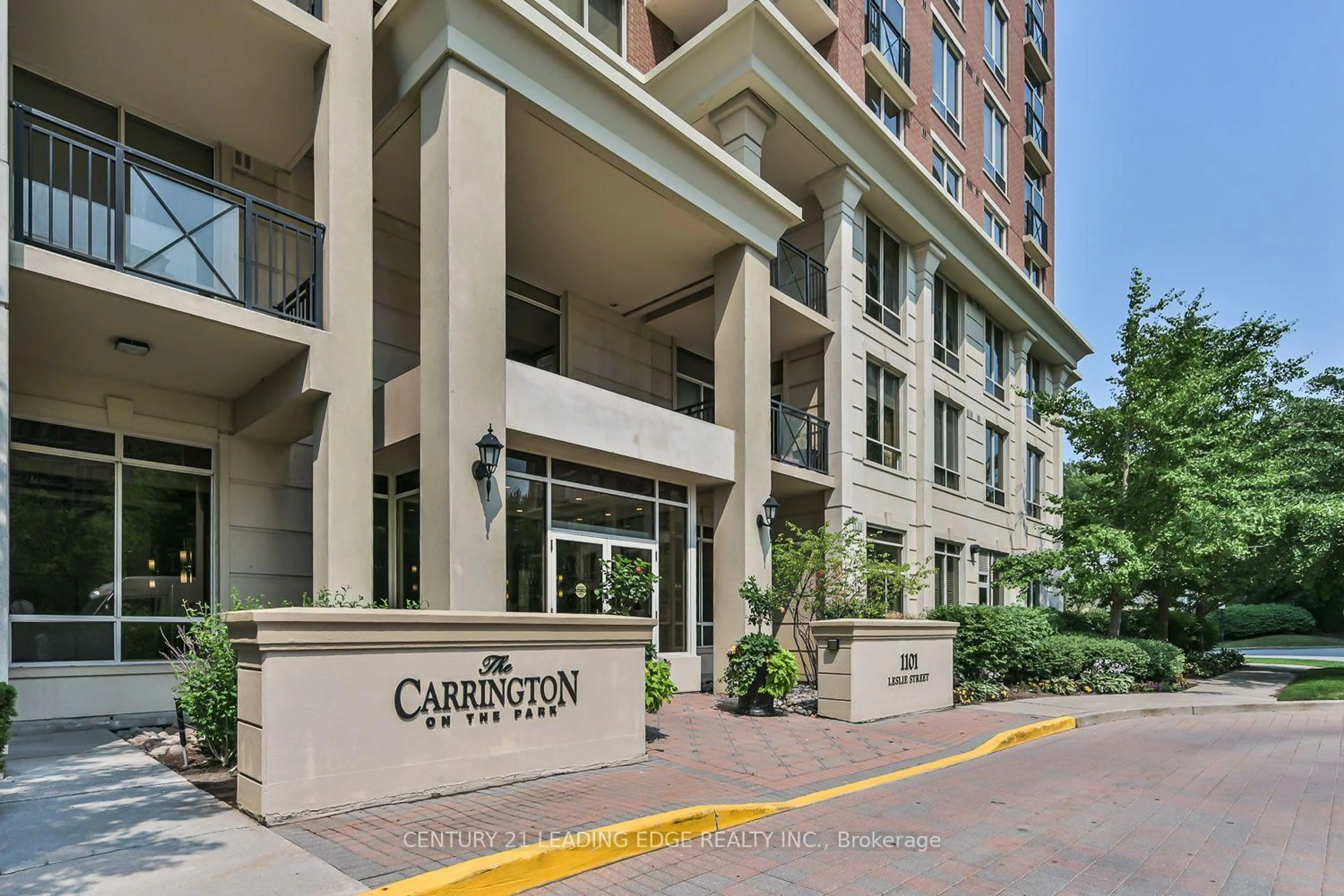 Indoor foyer for 1101 Leslie St #301, Toronto Ontario M3C 4G3
