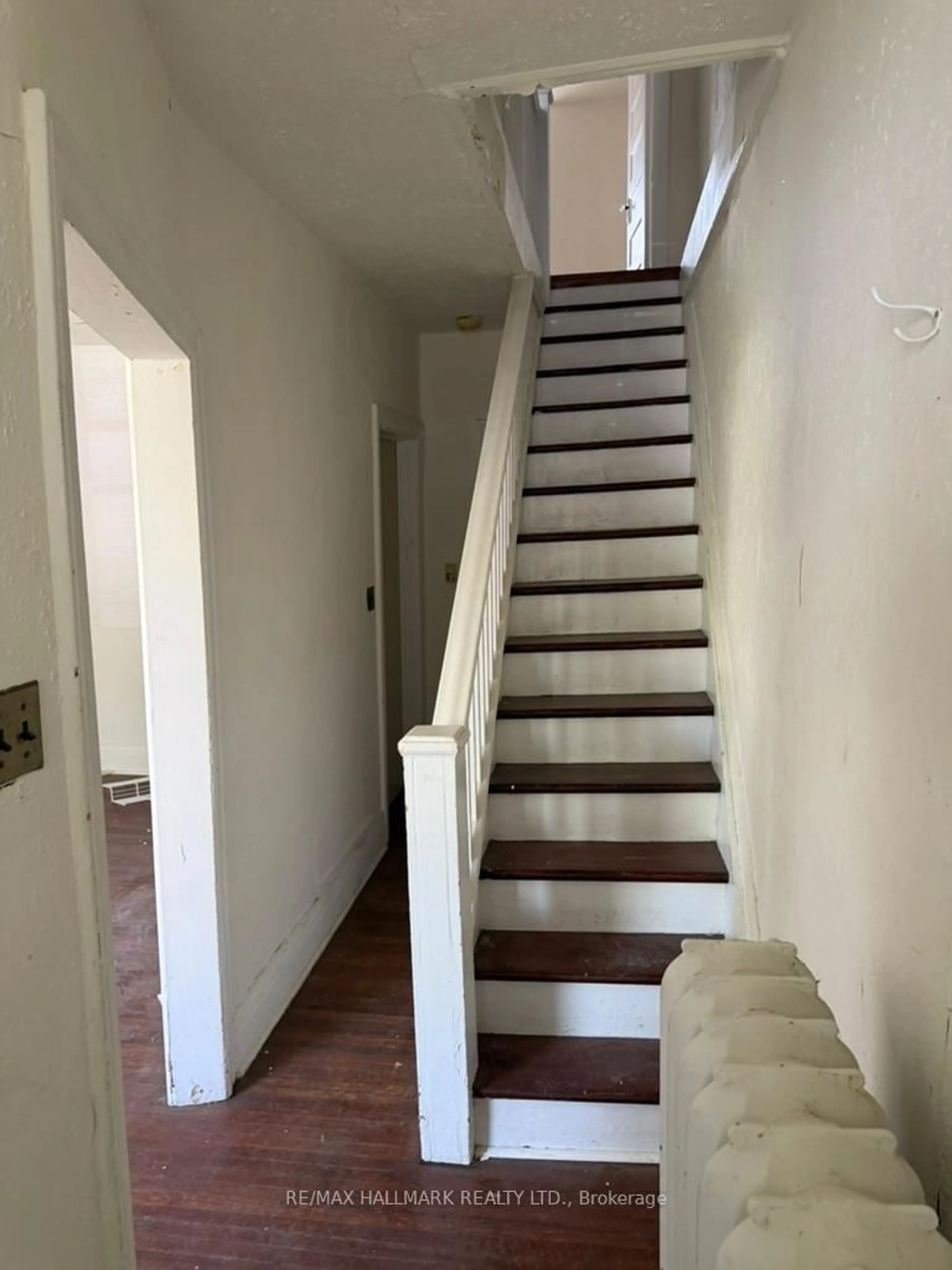Stairs for 73 Hocken Ave, Toronto Ontario M6G 2K1