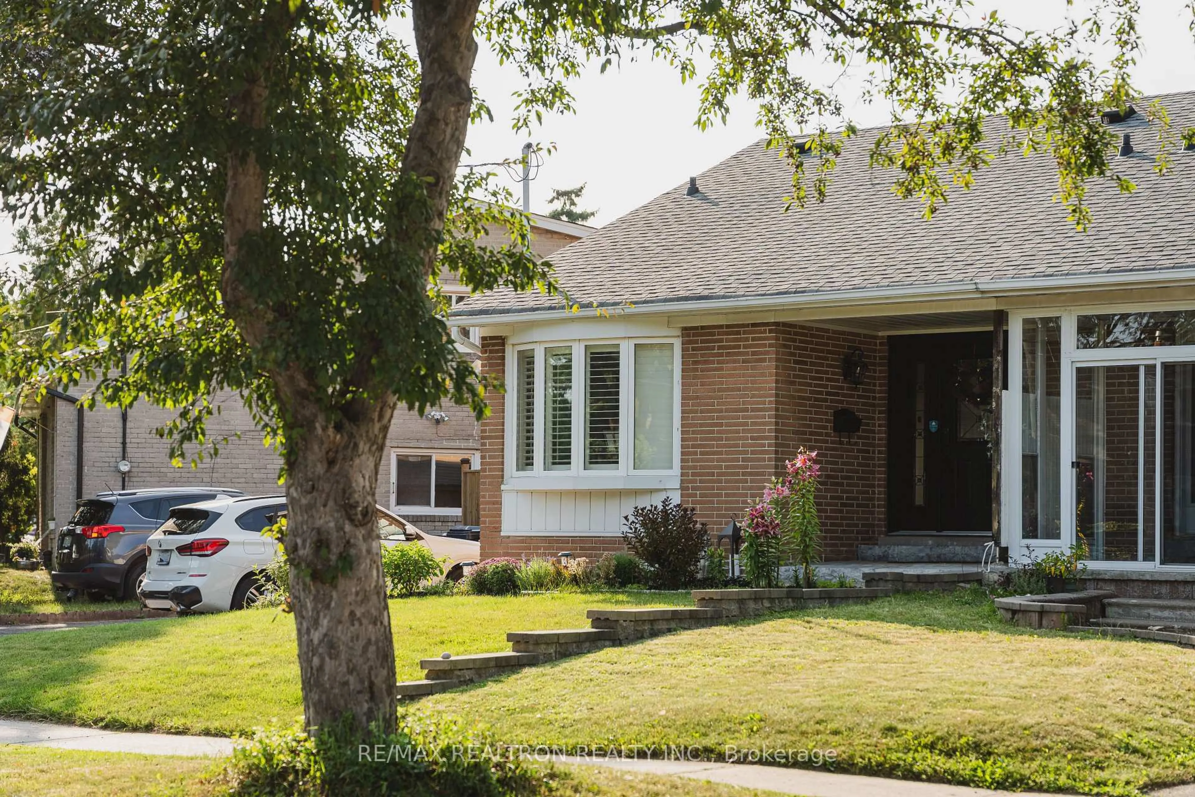 Home with brick exterior material, street for 2 Lynedock Cres, Toronto Ontario M3A 2A8