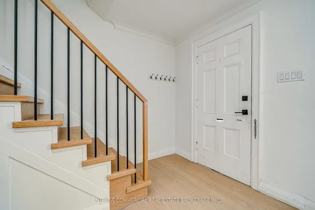 362 Lawrence Ave, Toronto 4