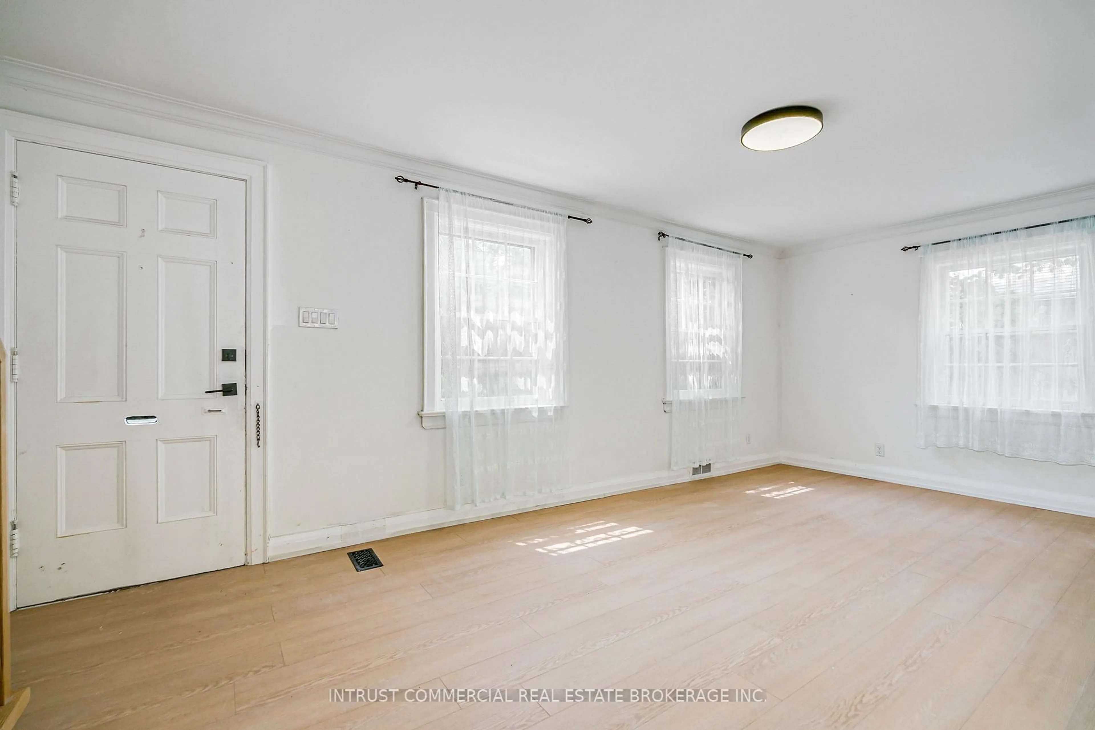 A pic of a room for 362 Lawrence Ave, Toronto Ontario M5M 1B7