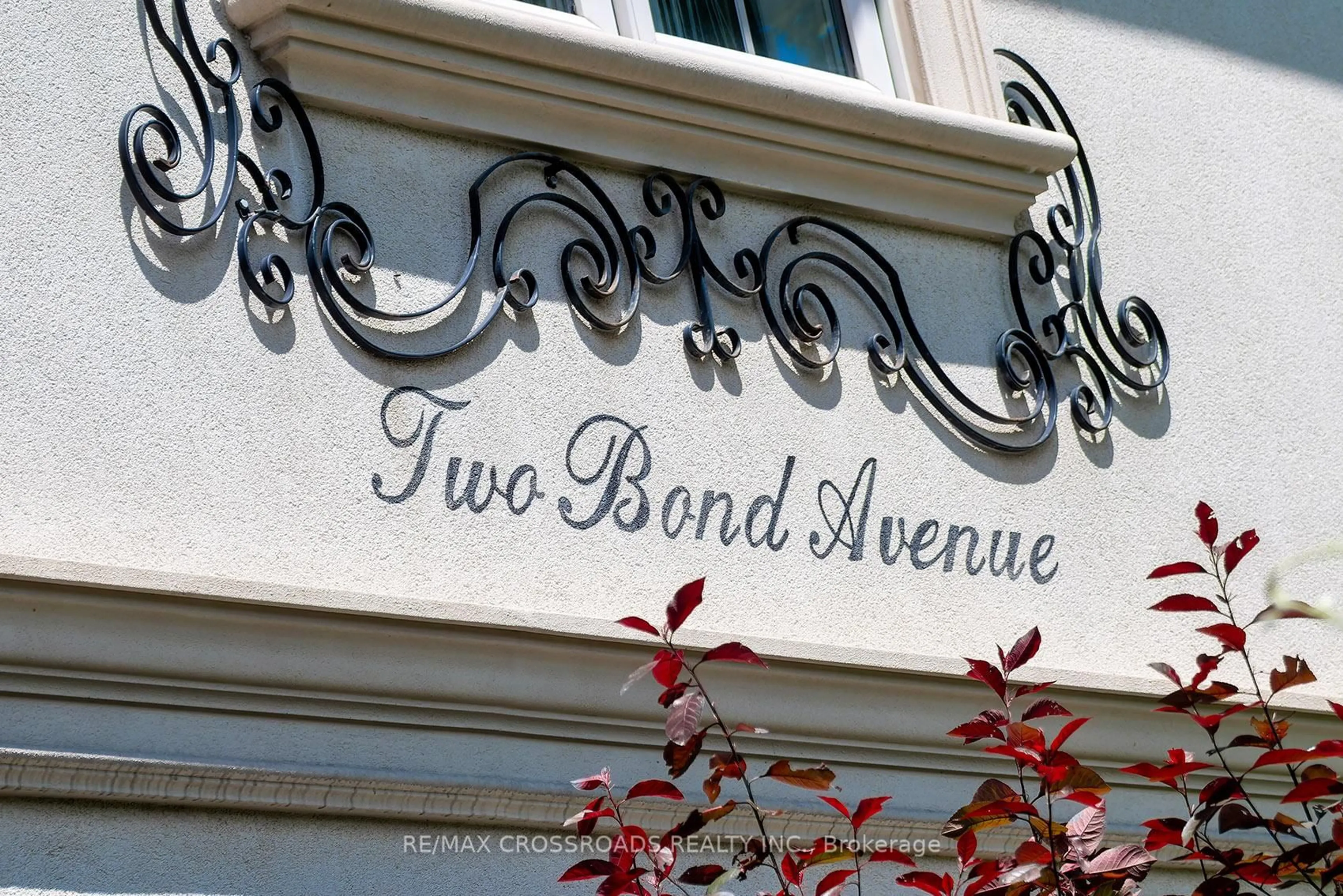 Unknown for 2 Bond Ave, Toronto Ontario M3B 1L8