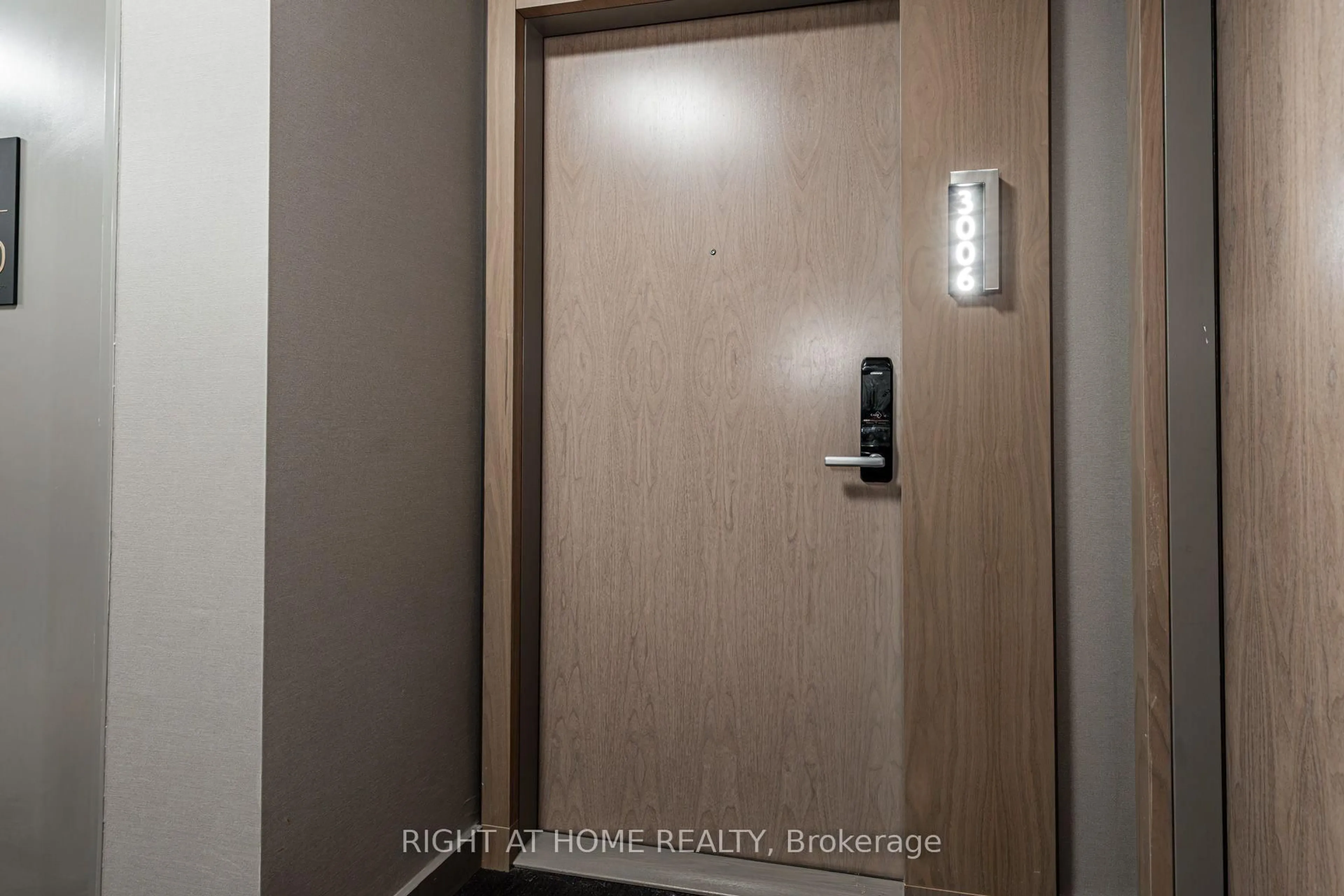 Unknown for 575 Bloor St #3006, Toronto Ontario M4W 0B2