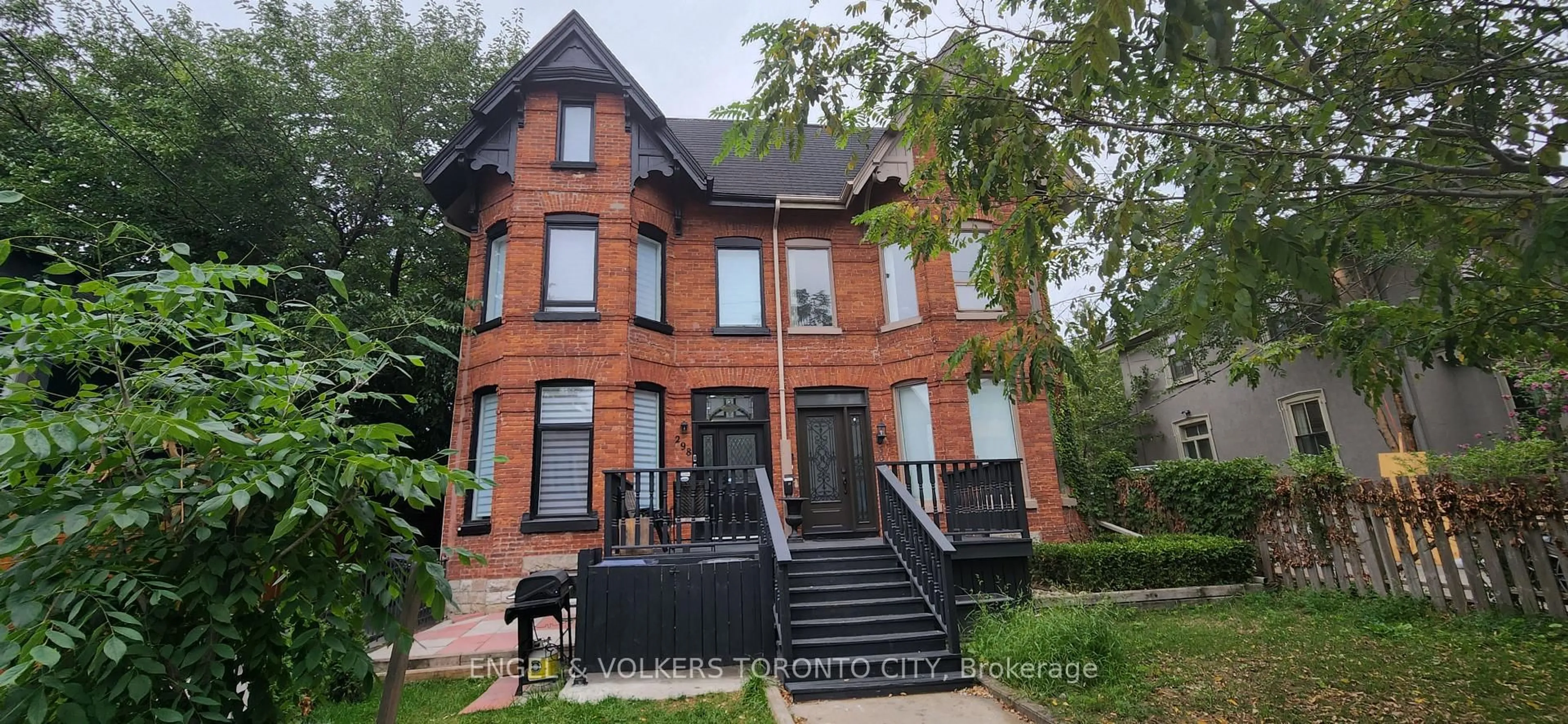 Home with brick exterior material, street for 298 Seaton St, Toronto Ontario M5A 2T7