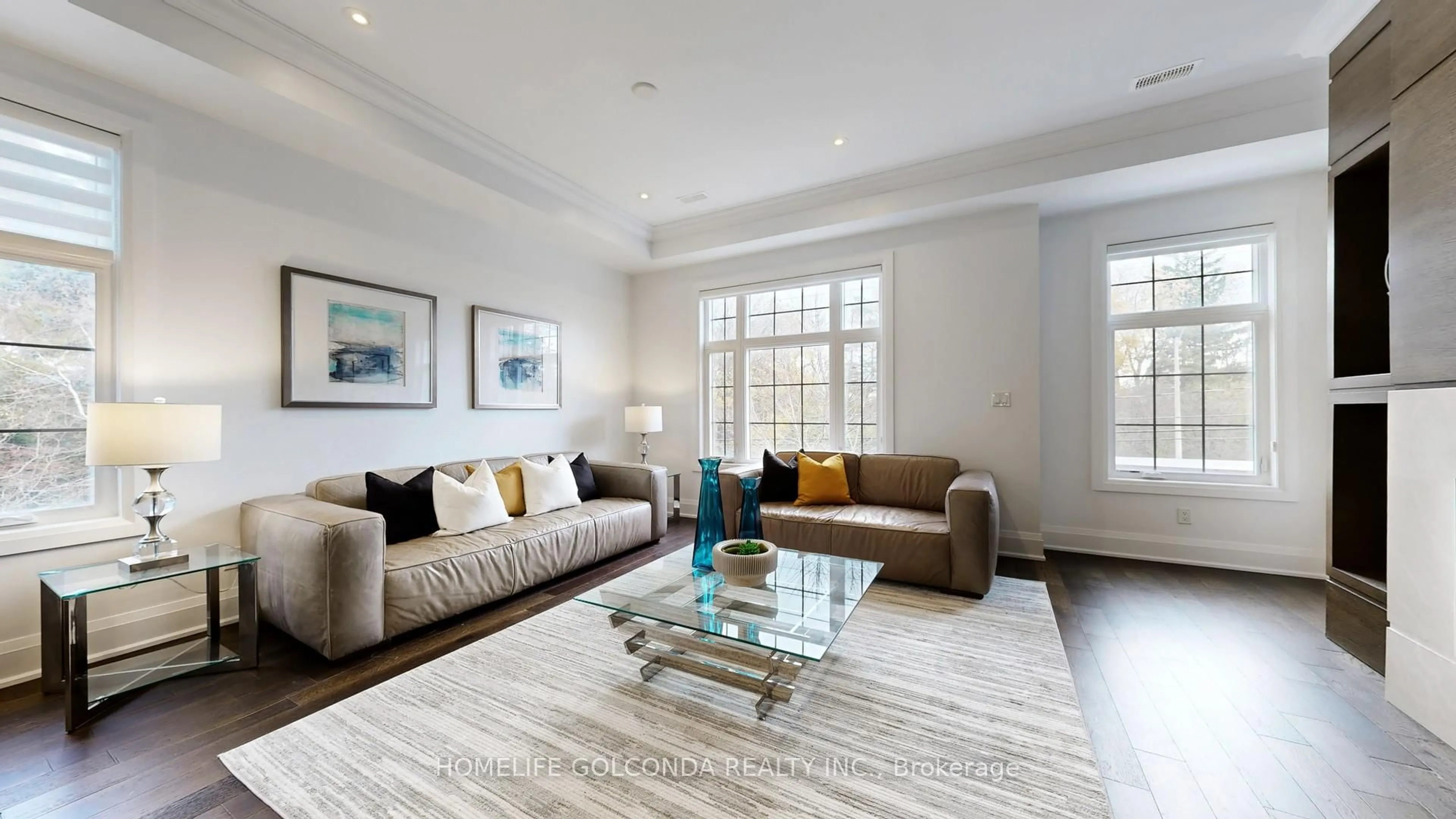 Living room with furniture, unknown for 2466B Bayview Ave, Toronto Ontario M2L 1A7