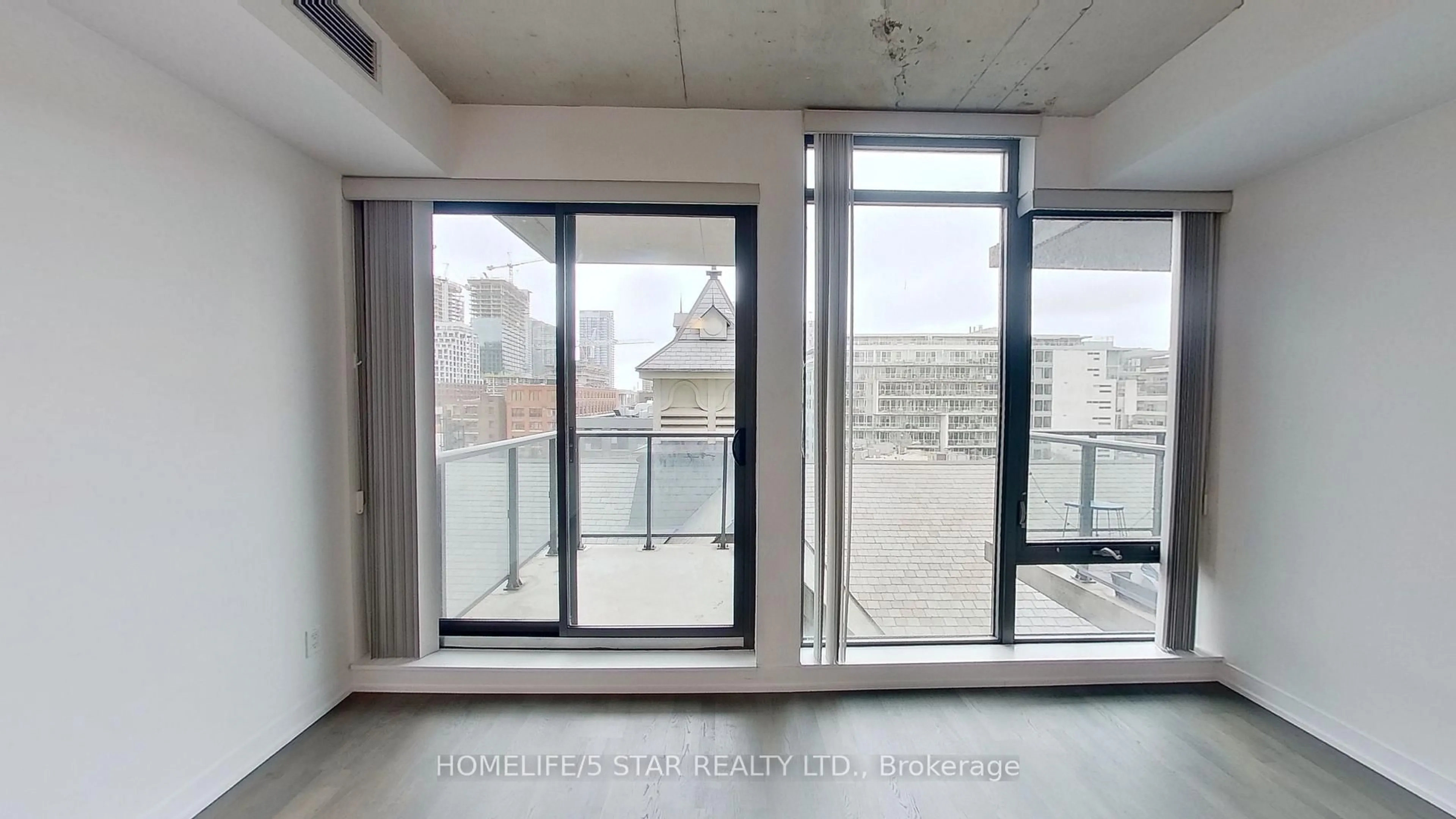 A pic of a room for 560 KING St #618, Toronto Ontario M5V 0L5