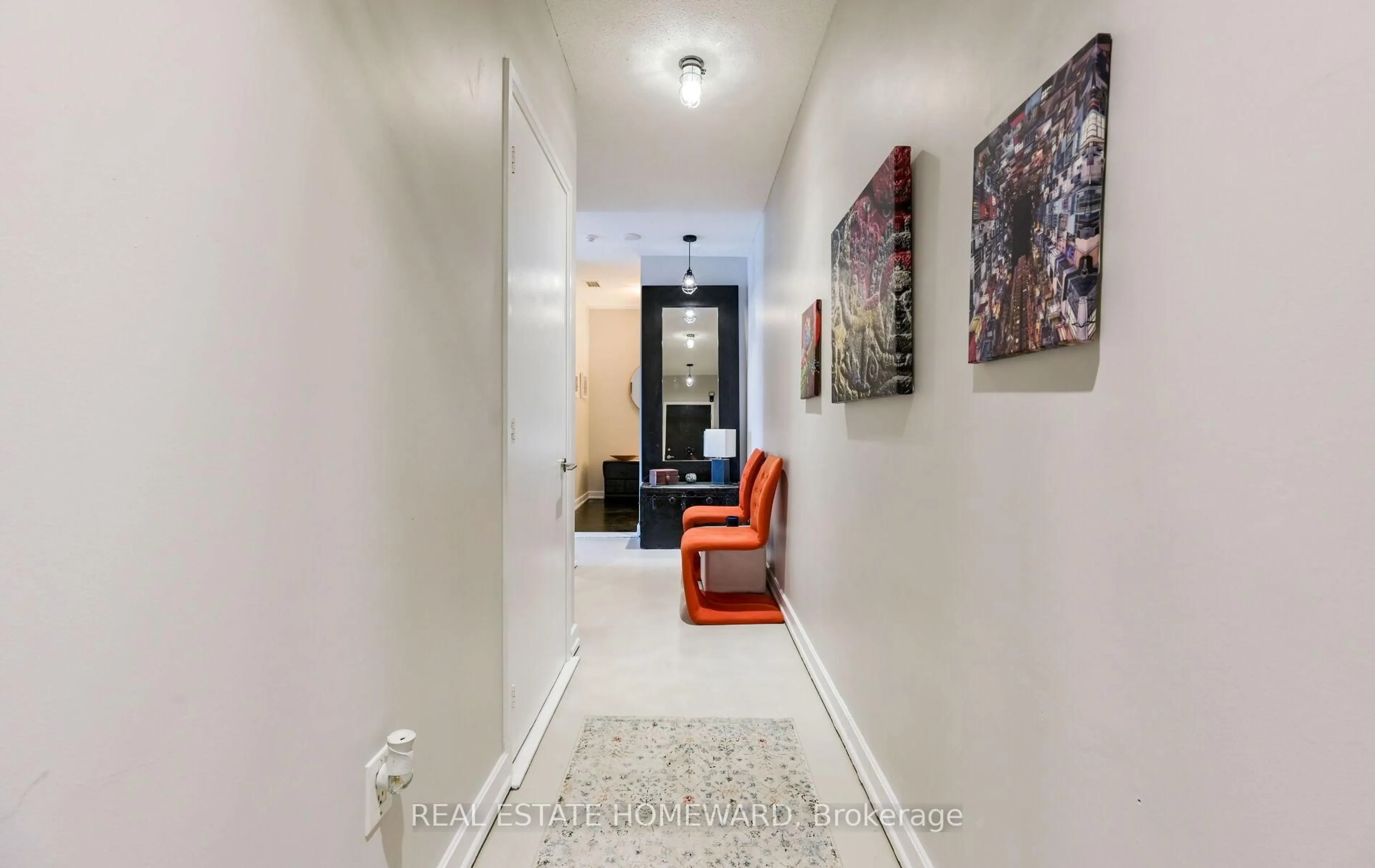Indoor foyer for 25 Cole St #926, Toronto Ontario M5A 4M3
