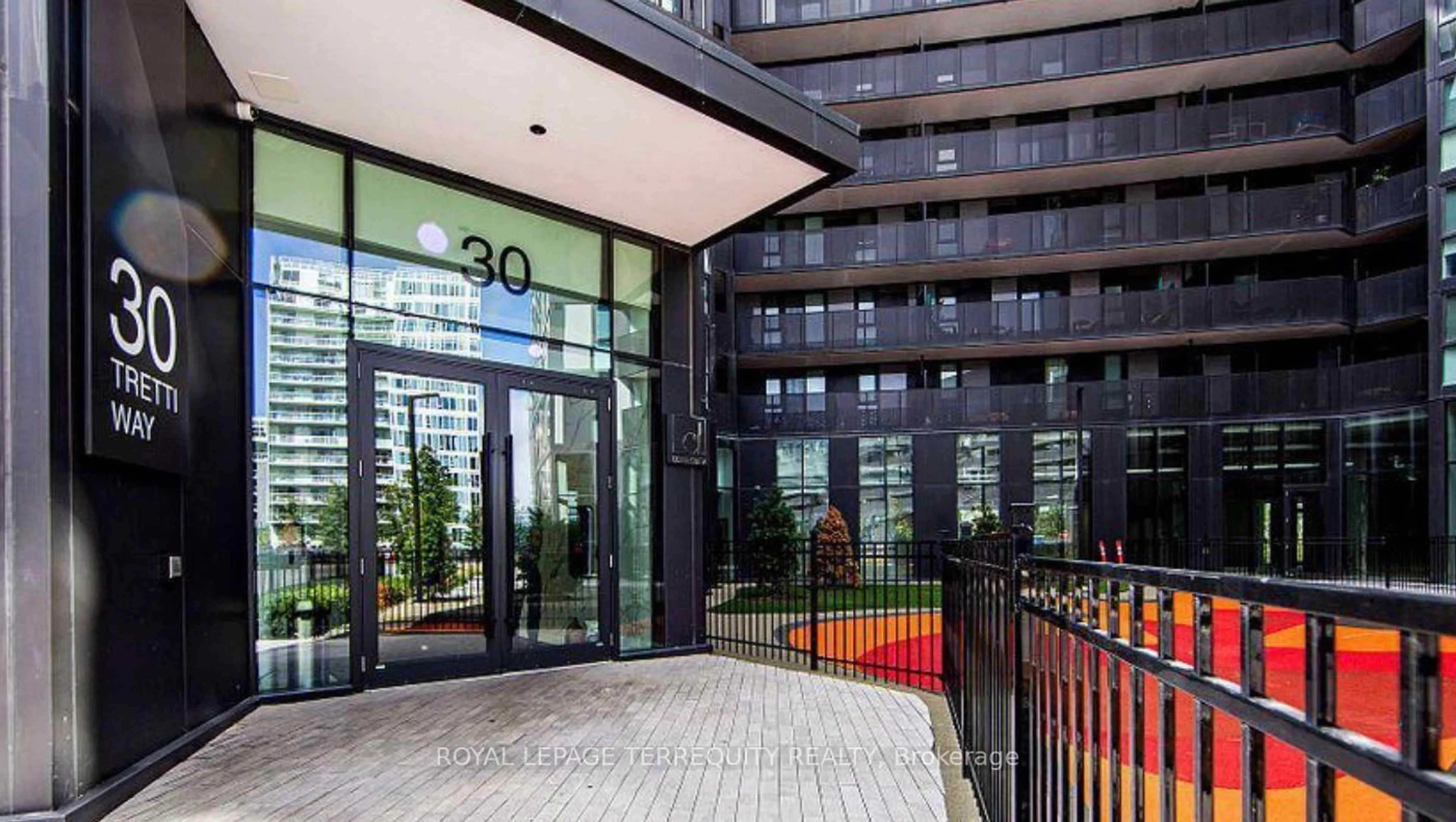 Indoor foyer for 30 Tretti Way #720, Toronto Ontario M3H 0E3