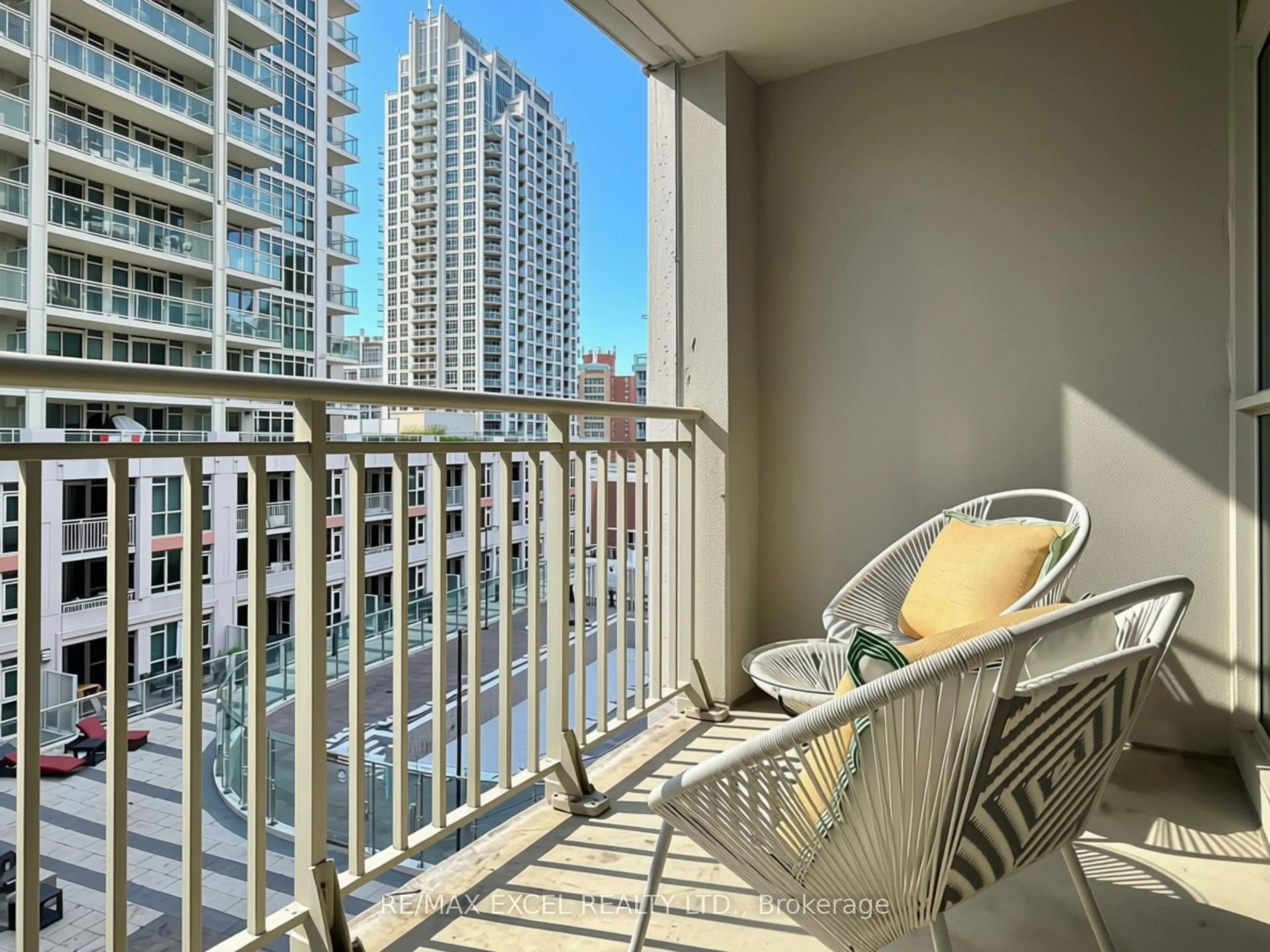 Balcony in the apartment, water/lake/river/ocean view for 35 Bastion St #720, Toronto Ontario M5V 0C2