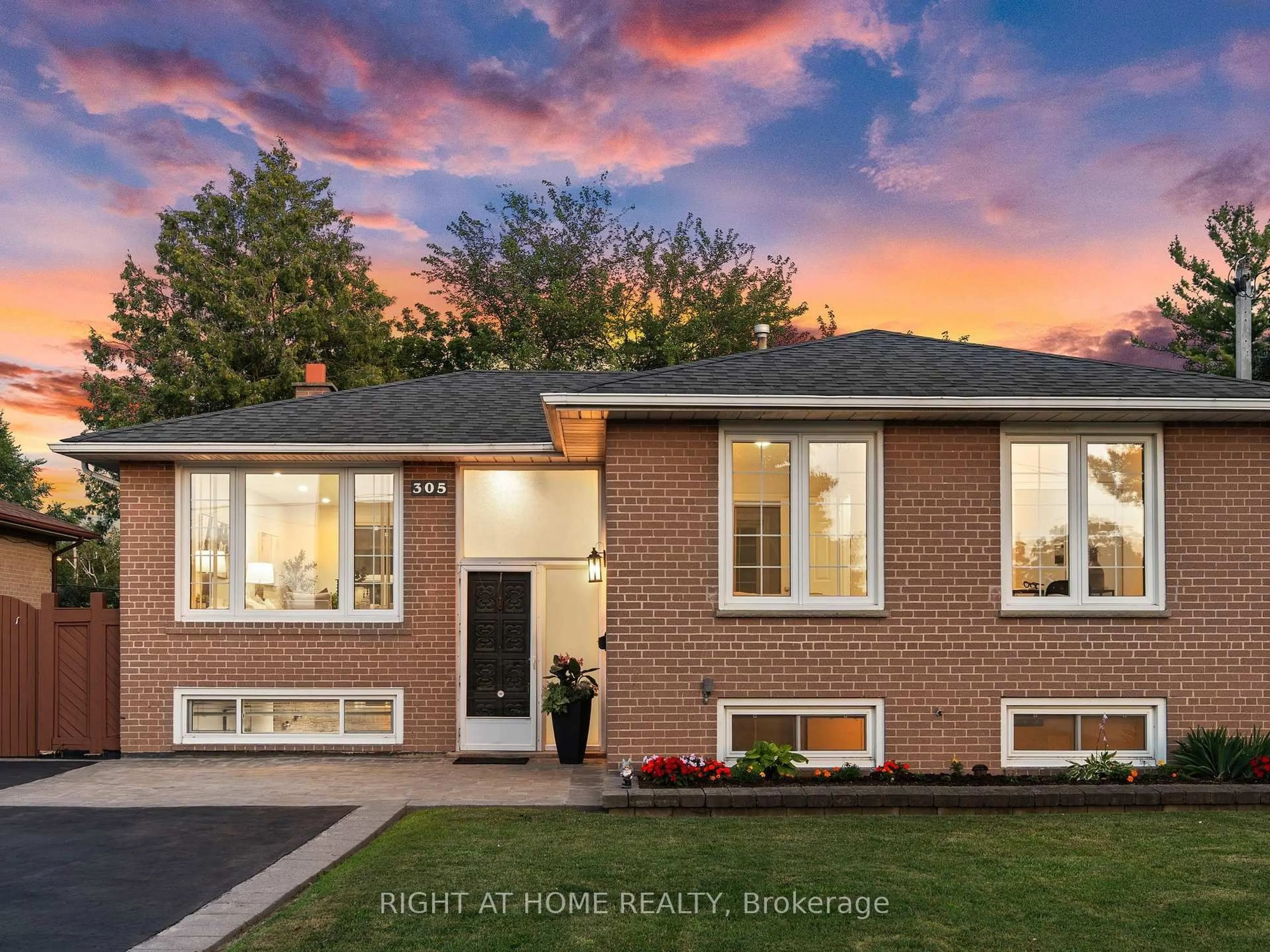 Home with brick exterior material, street for 305 Pleasant Ave, Toronto Ontario M2R 2R2