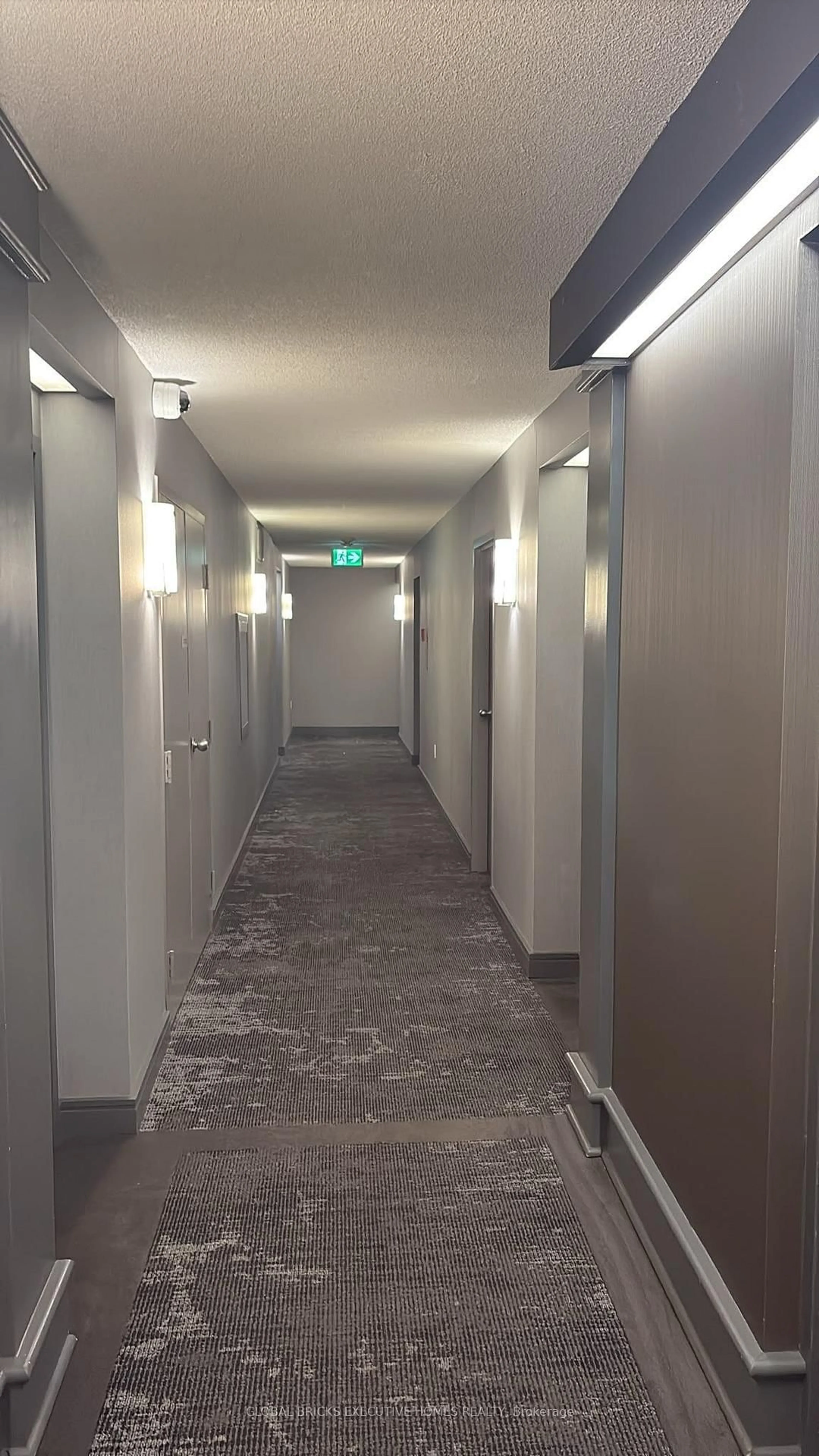 Indoor foyer for 21 Overlea Blvd #1309, Toronto Ontario M4H 1P2