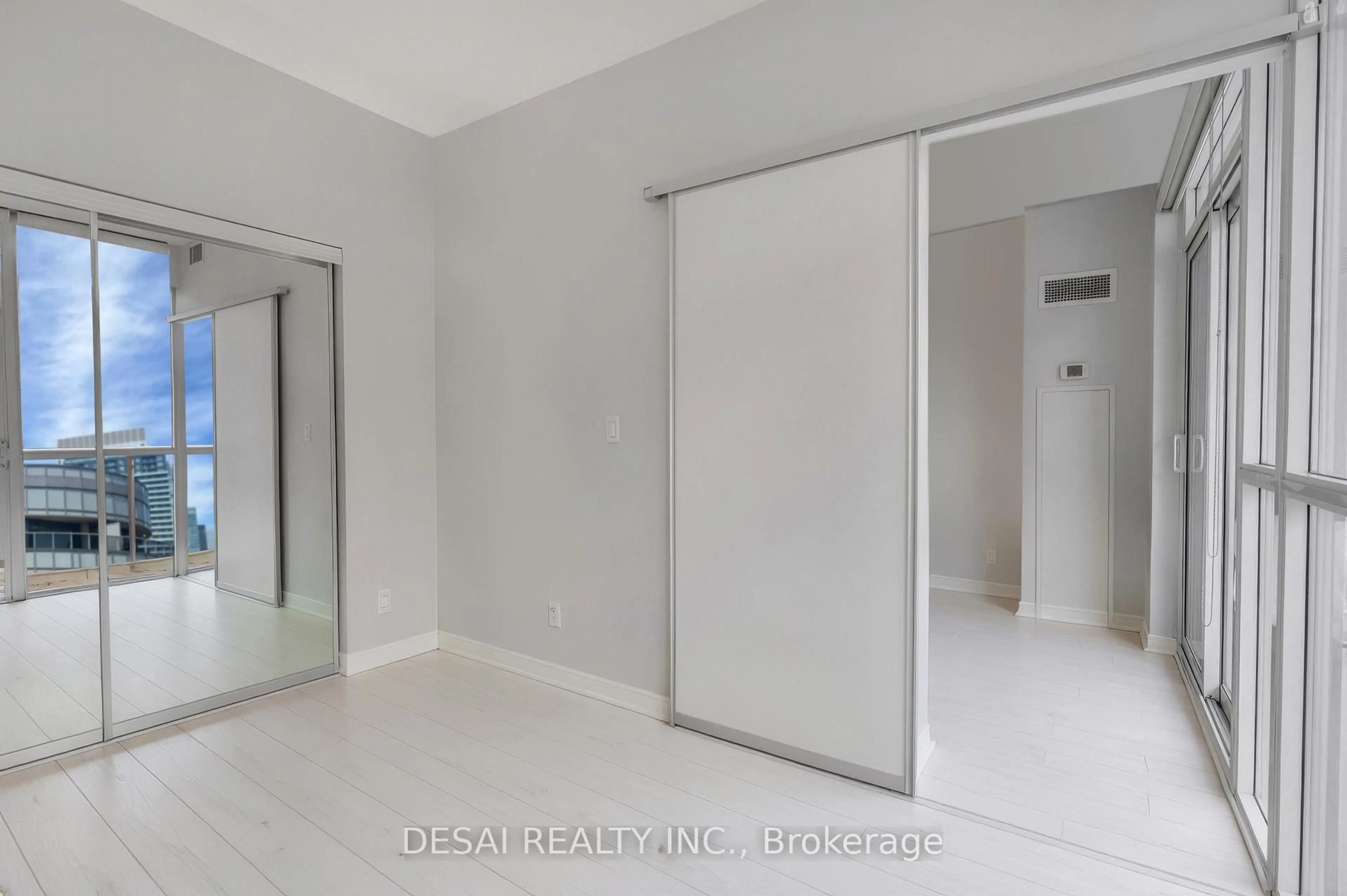A pic of a room for 352 Front St #2321, Toronto Ontario M5V 0K3