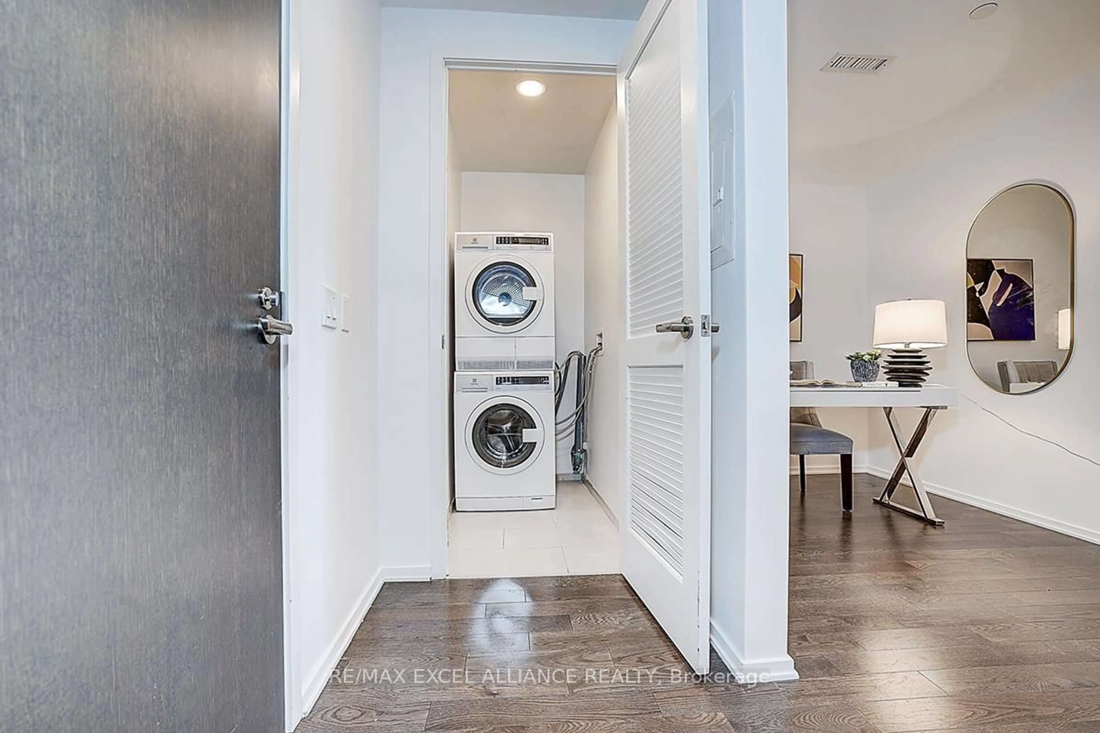 Laundry room for 12 Bonnycastle St #1005, Toronto Ontario M5A 0C8
