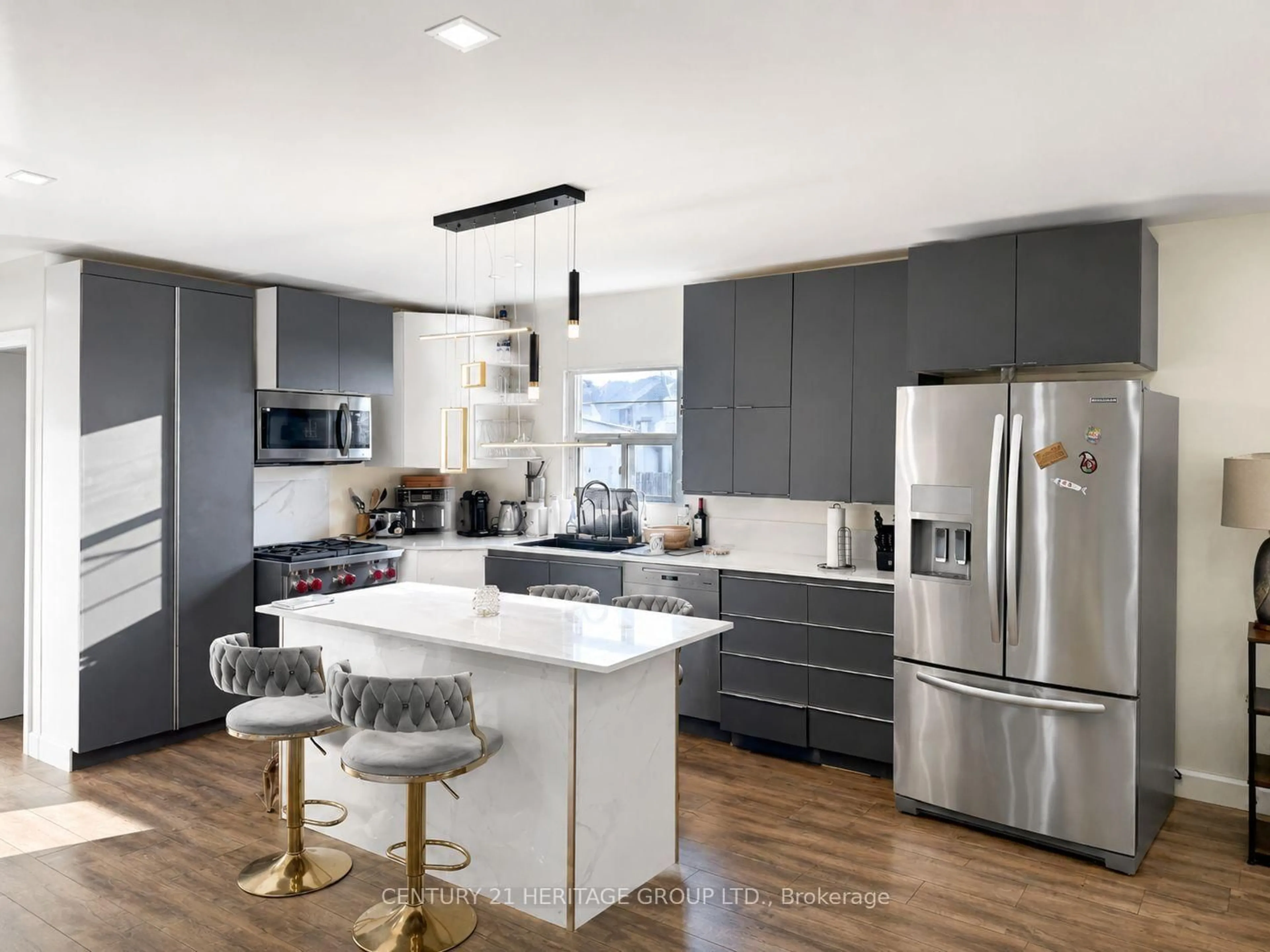 Open concept kitchen, unknown for 124 Regina Ave, Toronto Ontario M6A 1R7